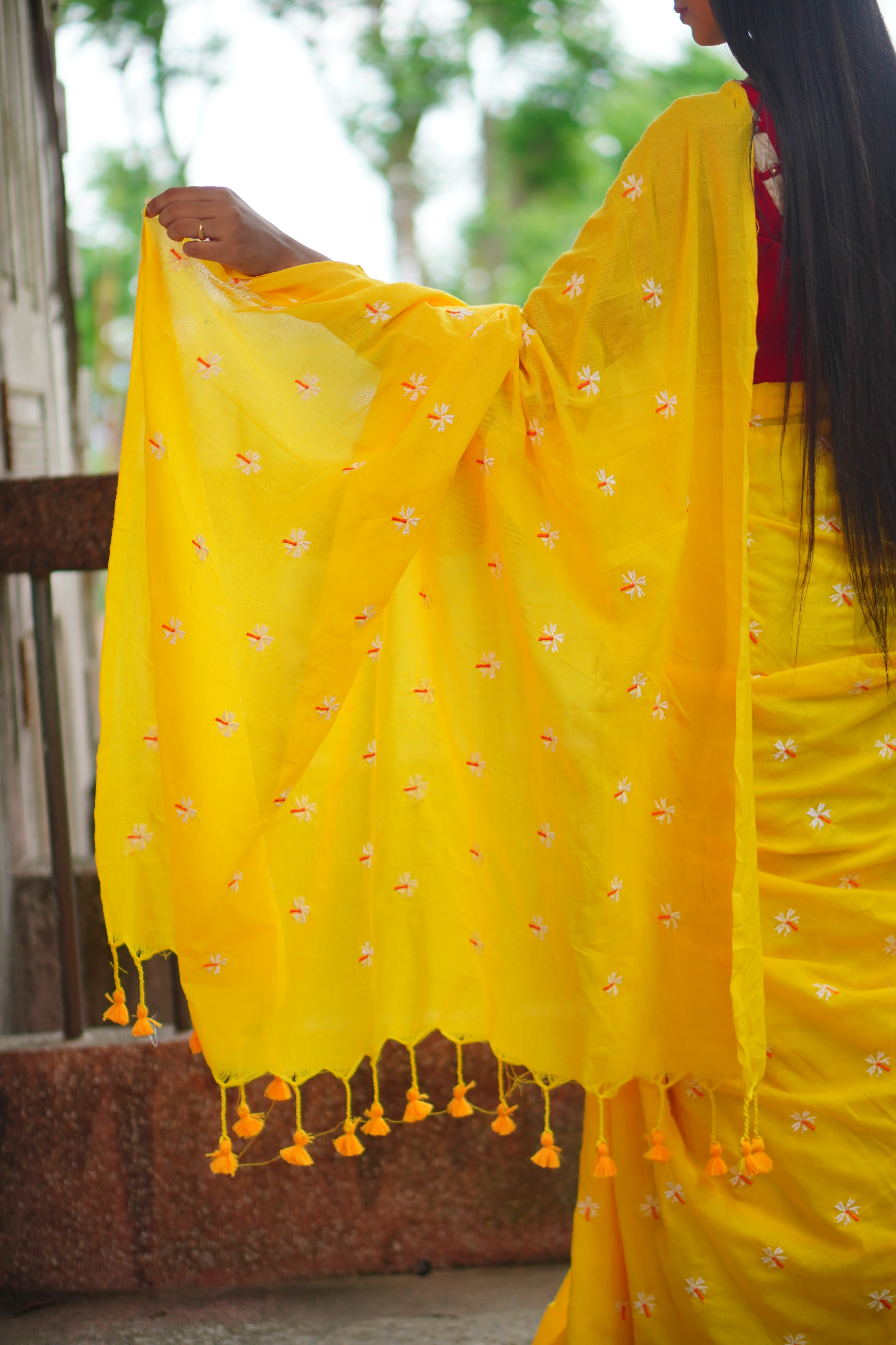 Women Cotton Floral Design Saree - Image 3