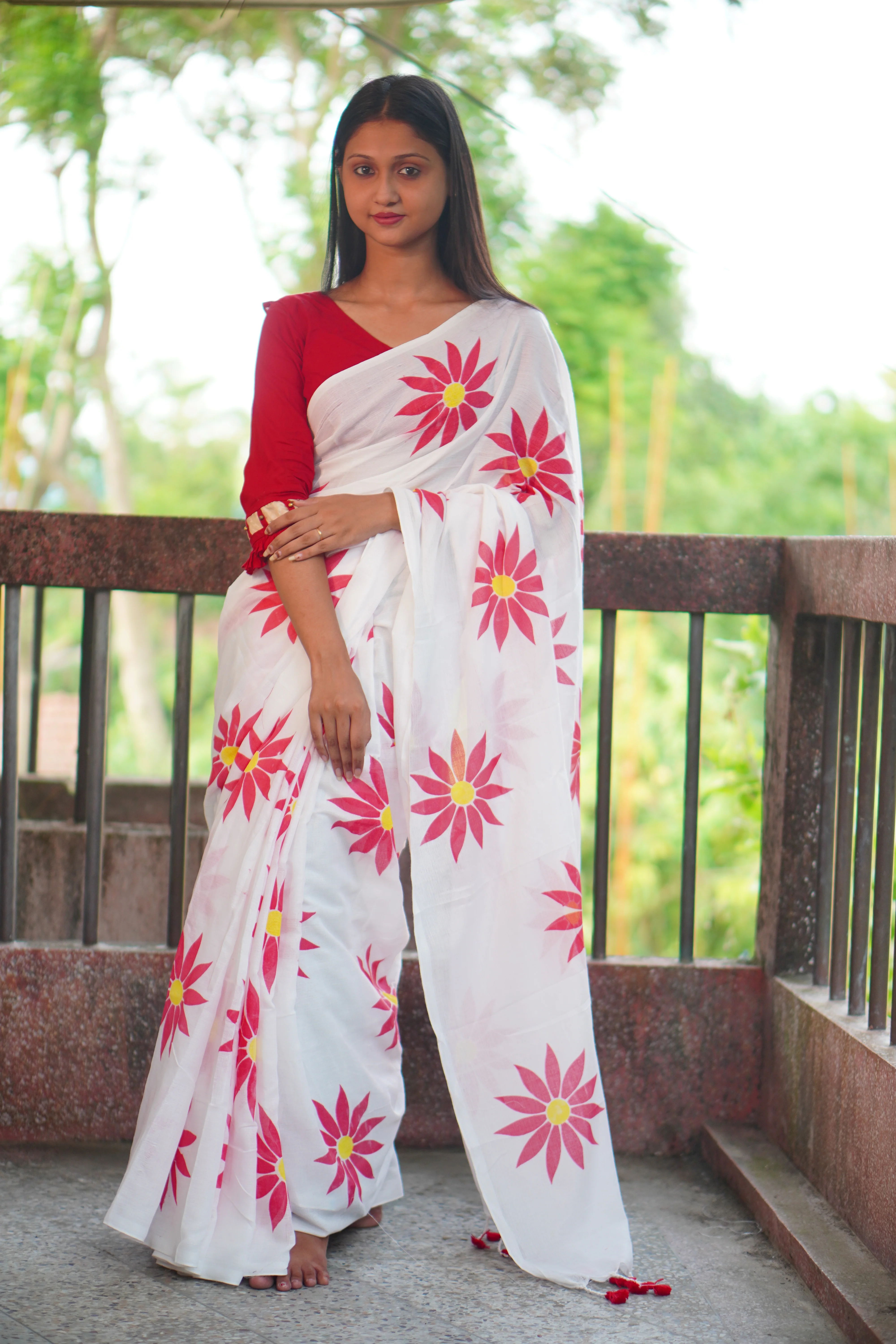 Women Cotton Floral Design Saree - Image 2