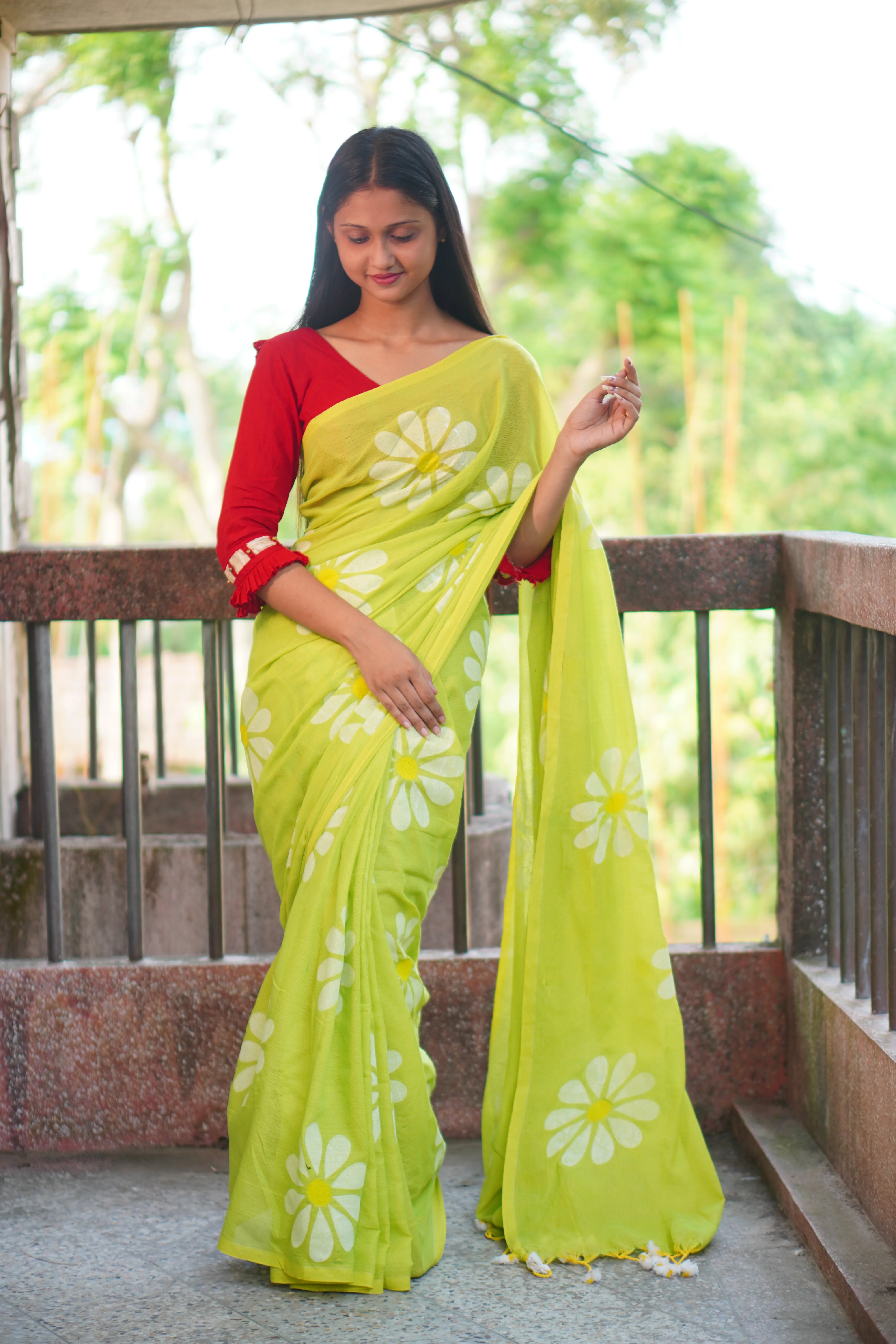 Women Cotton Floral Design Saree - Image 4