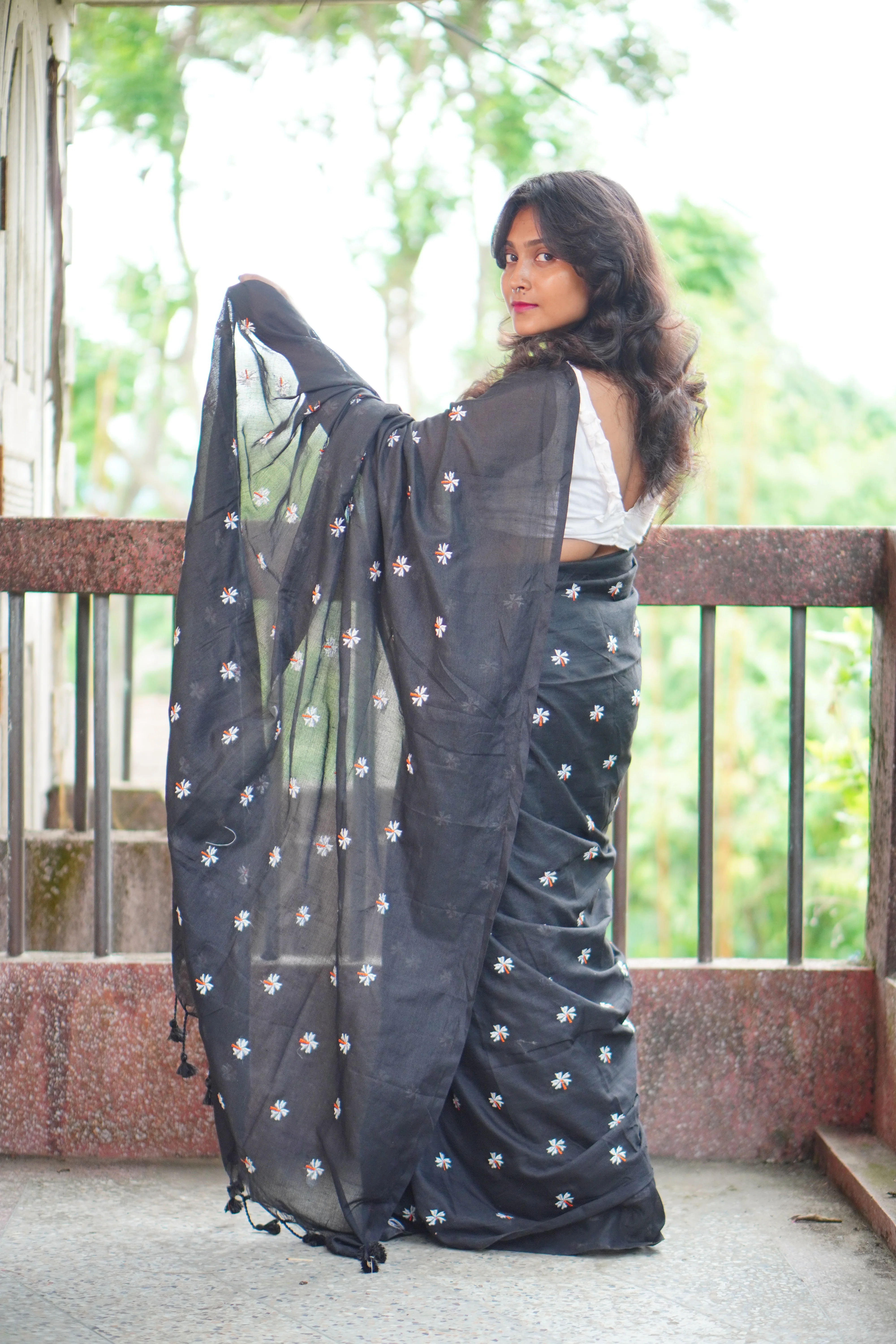 Women Cotton Floral Design Saree - Image 4