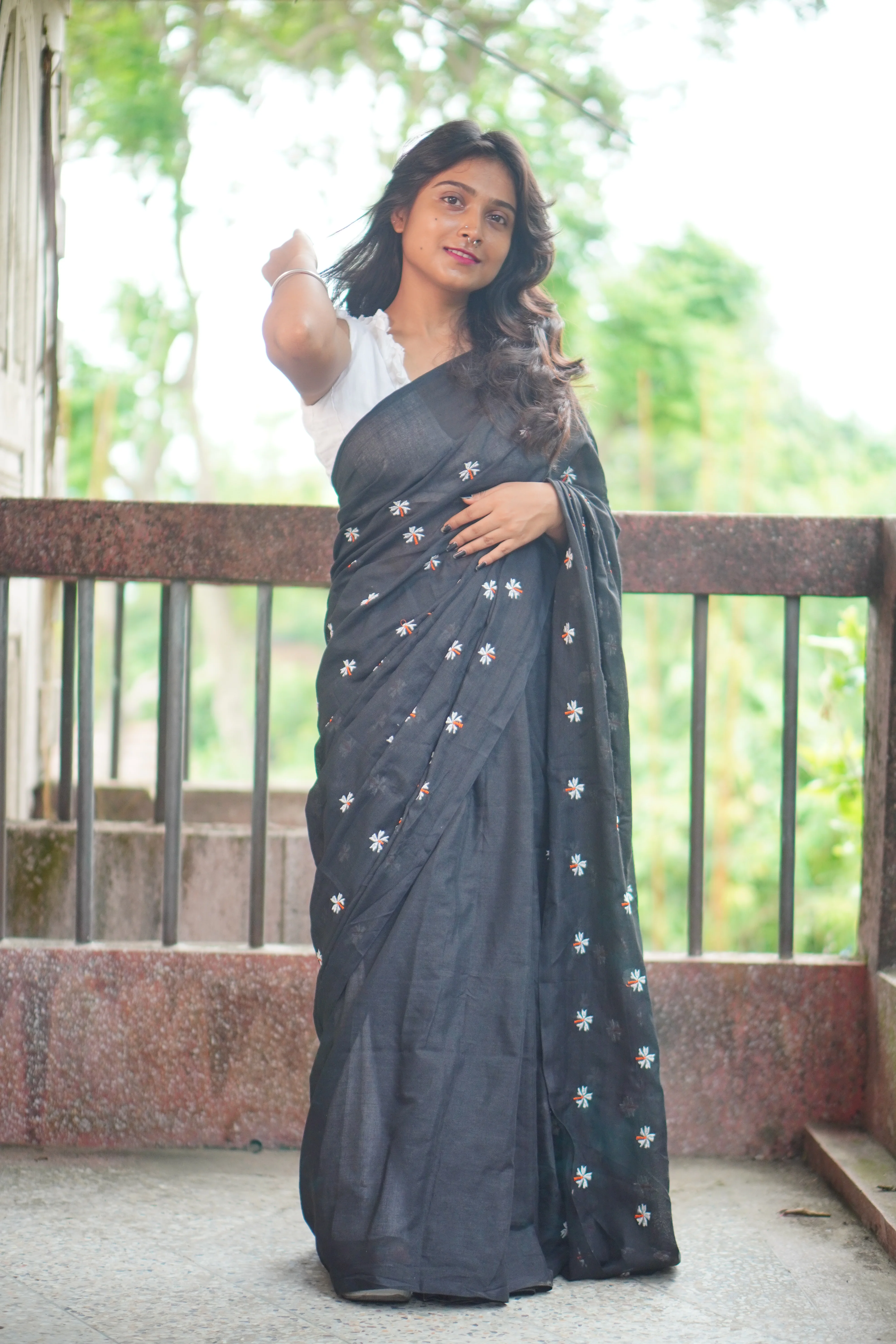 Women Cotton Floral Design Saree - Image 5