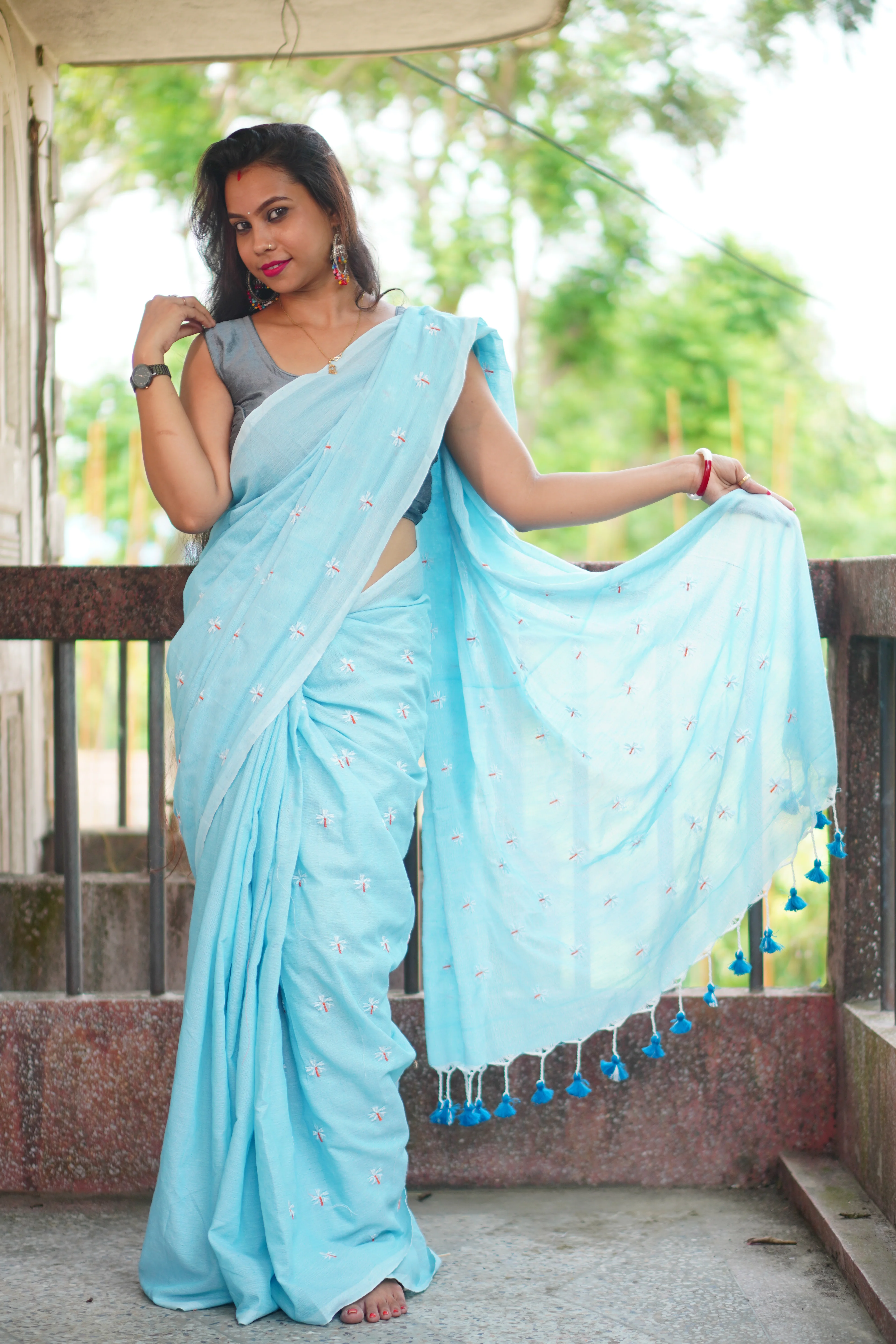 Women Cotton Floral Design Saree - Image 5