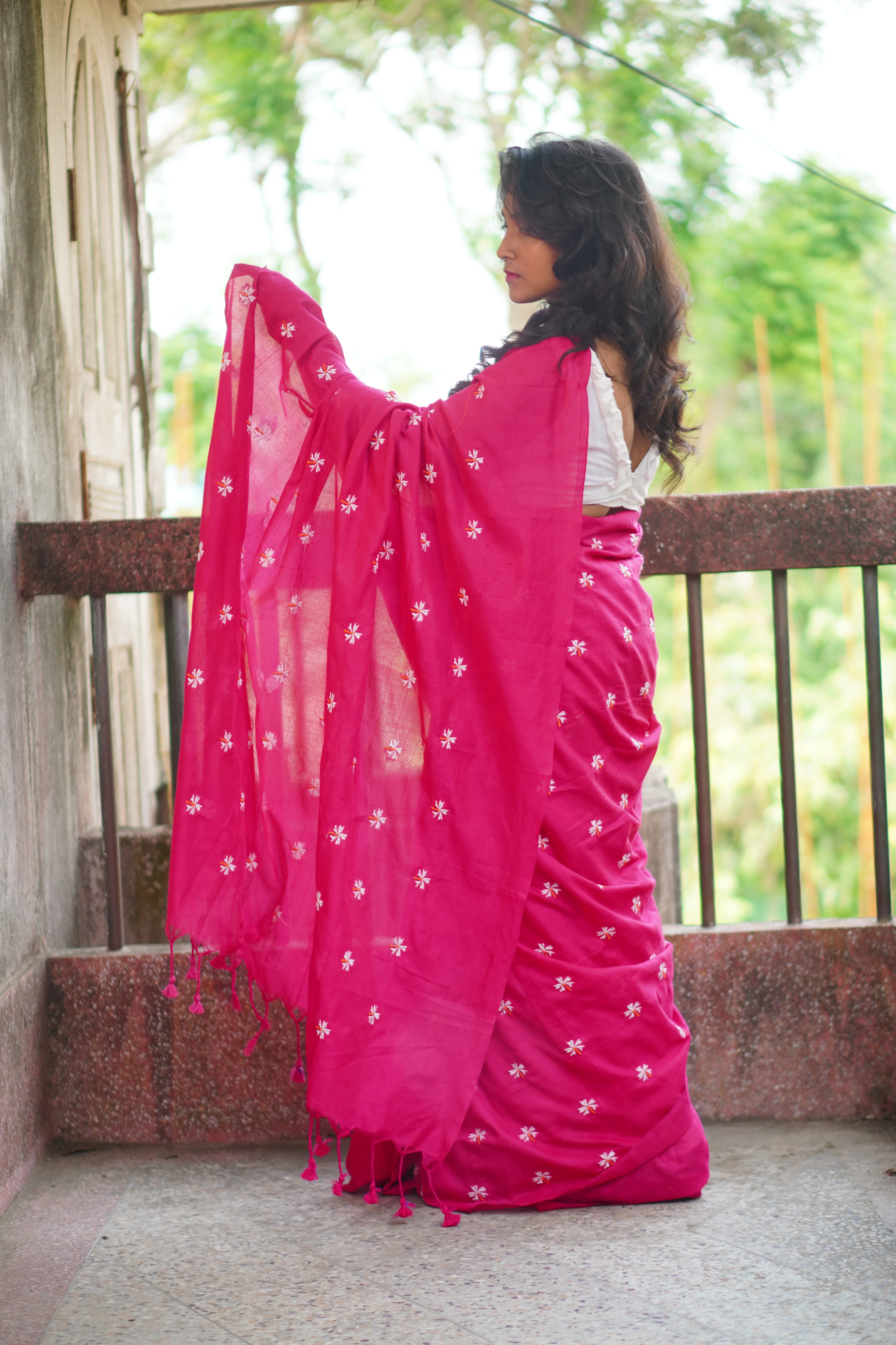 Women Cotton Floral Design Saree - Image 4
