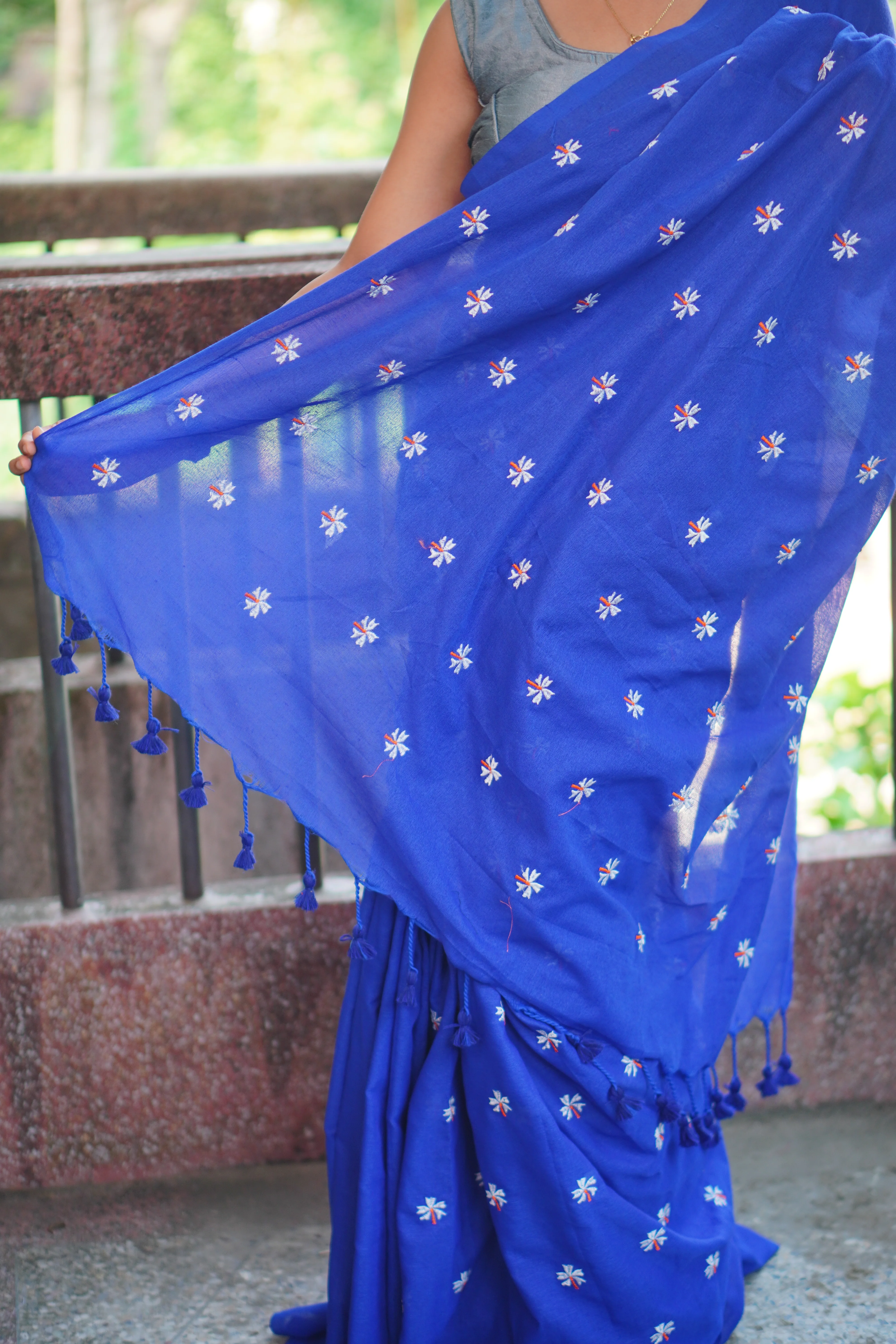 Women Cotton Floral Design Saree - Image 3