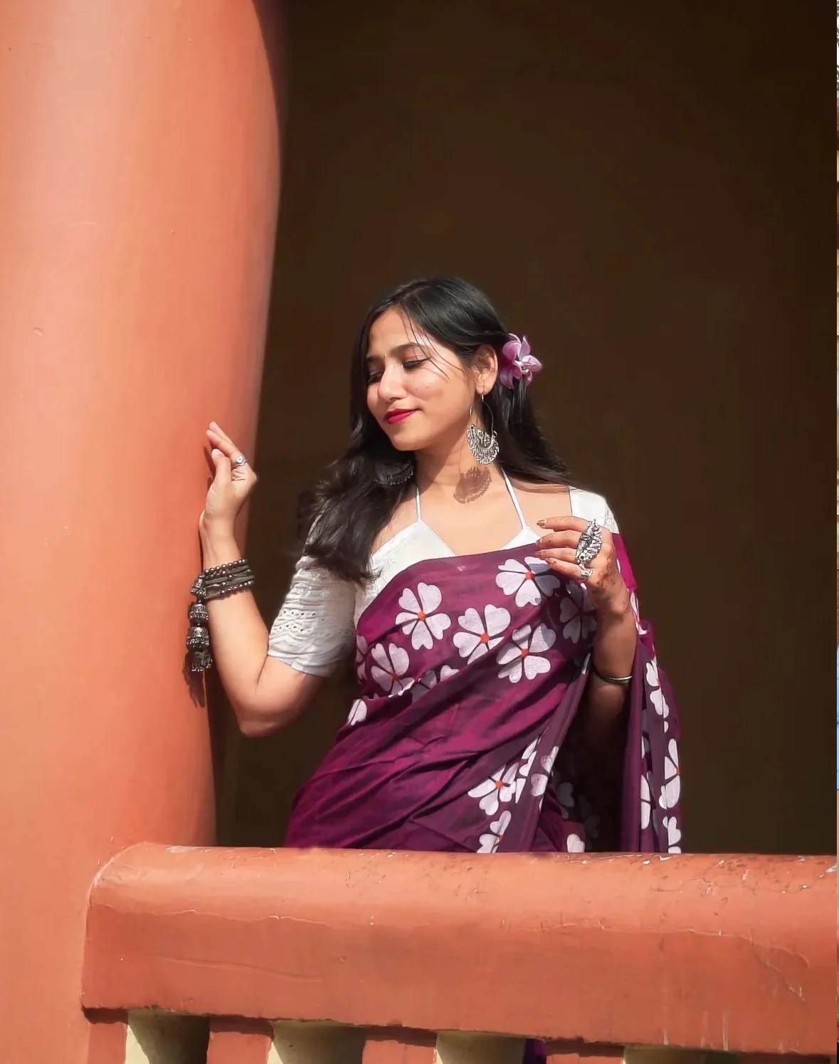 Women Cotton Hand Paint Floral Border Saree - Image 3