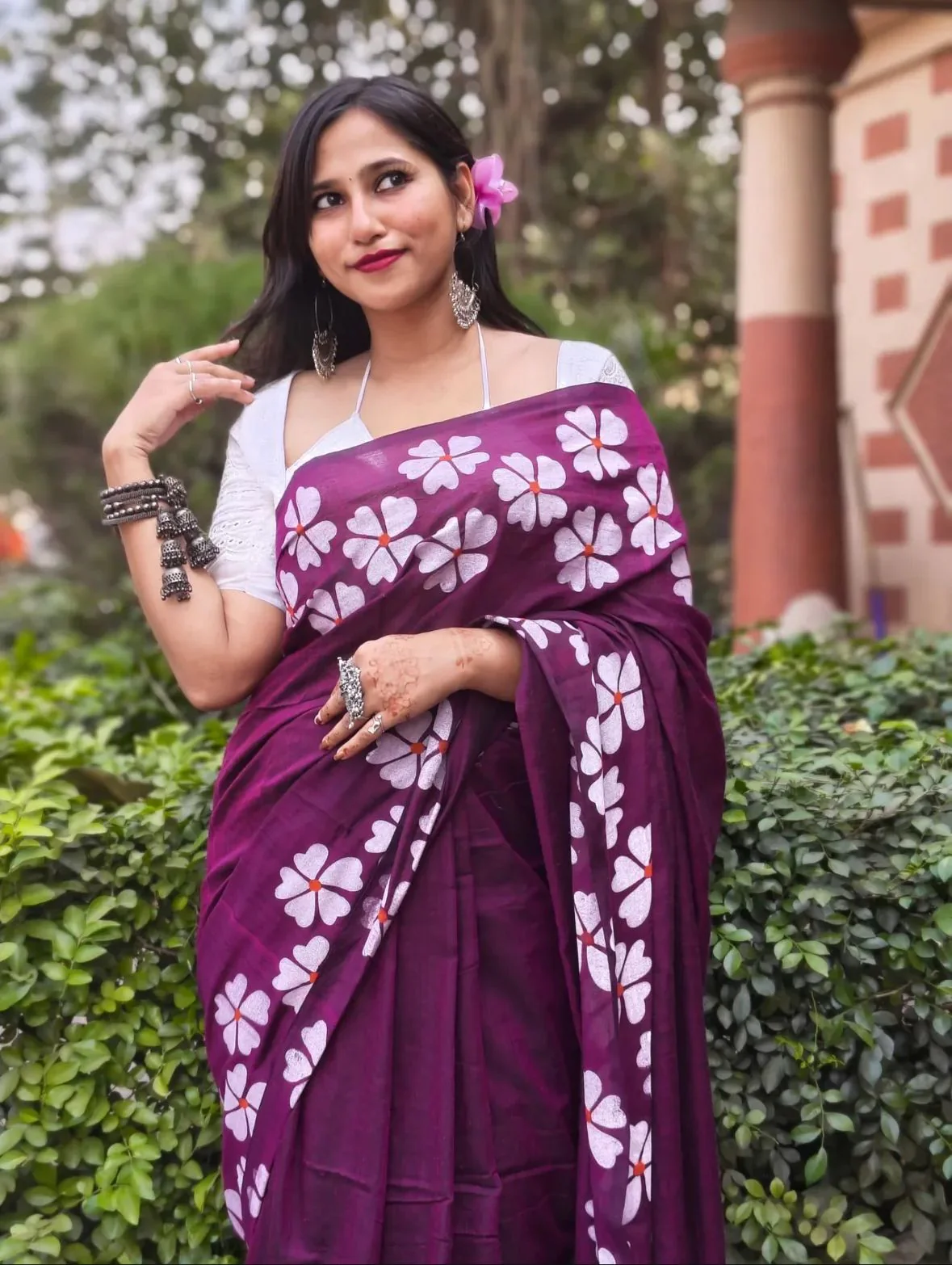 Women Cotton Hand Paint Floral Border Saree - Image 5