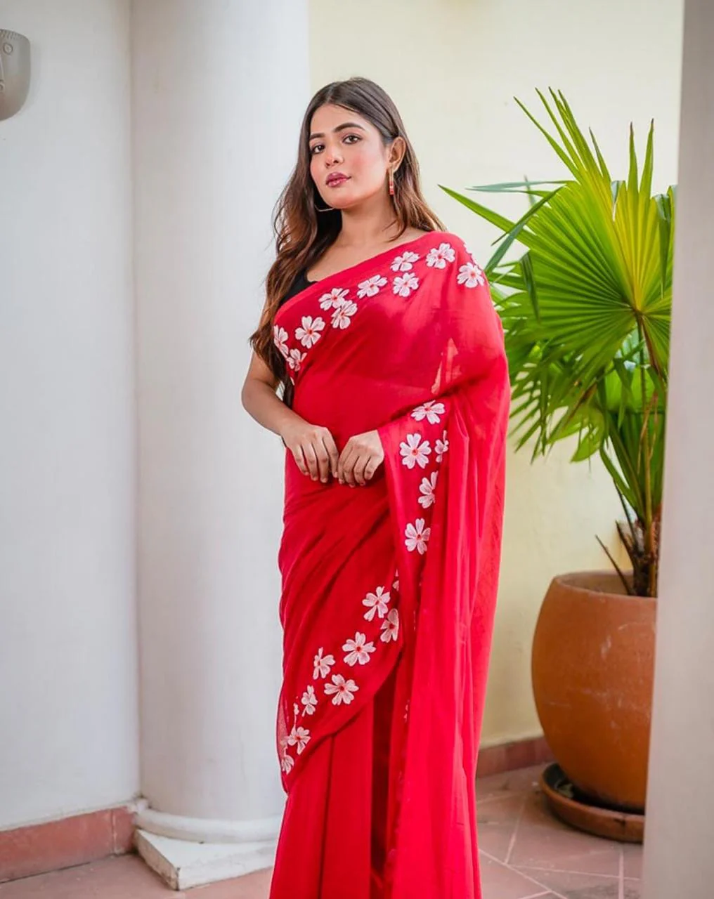 Women Cotton Hand Paint Floral Border Saree - Image 4