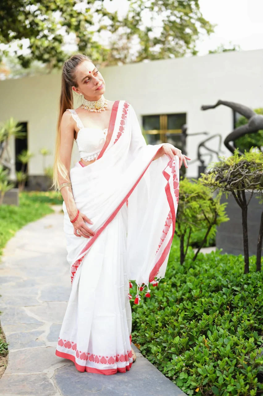 Women Cotton Heart Border Cotton Saree - Image 4