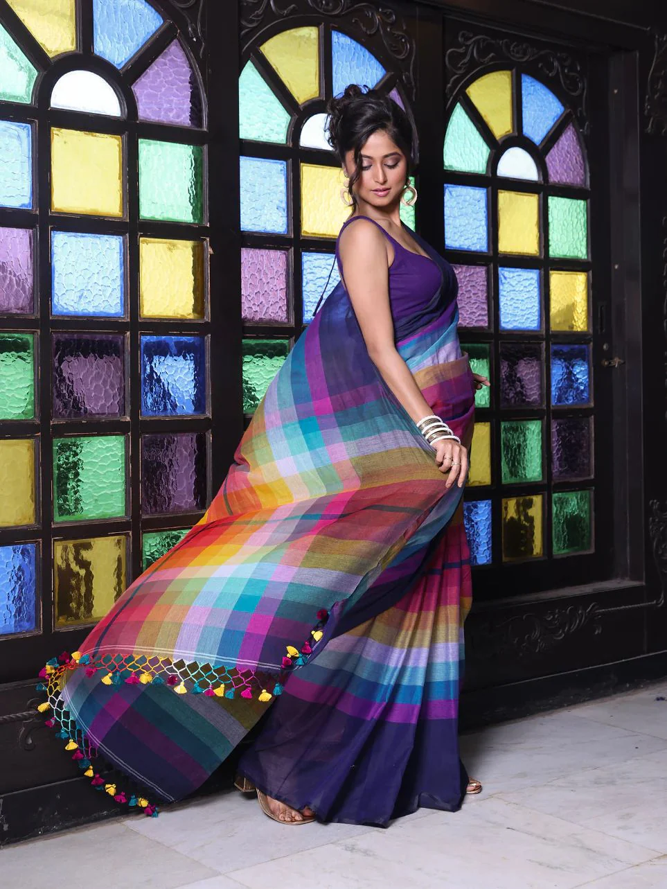 Women Cotton Rainbow Checks Saree - Image 4