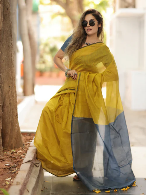 Women Cotton Silk Plain Saree - Image 2