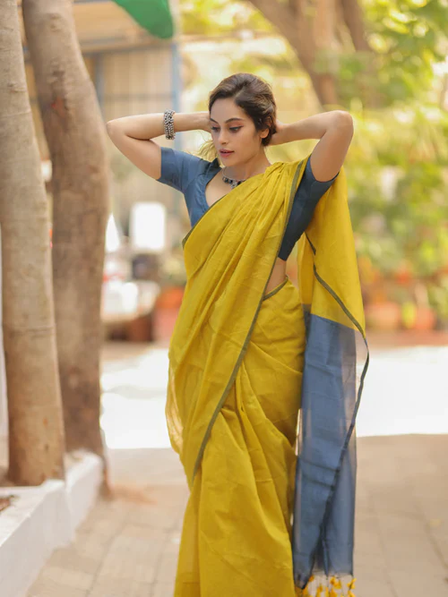 Women Cotton Silk Plain Saree - Image 4