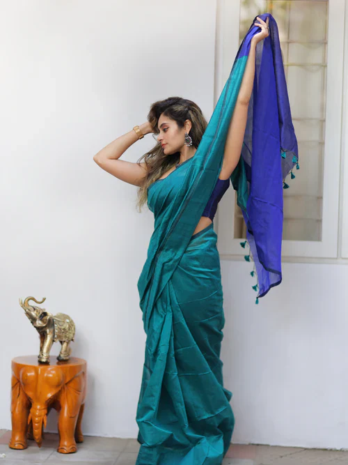 Women Cotton Silk Plain Saree - Image 3
