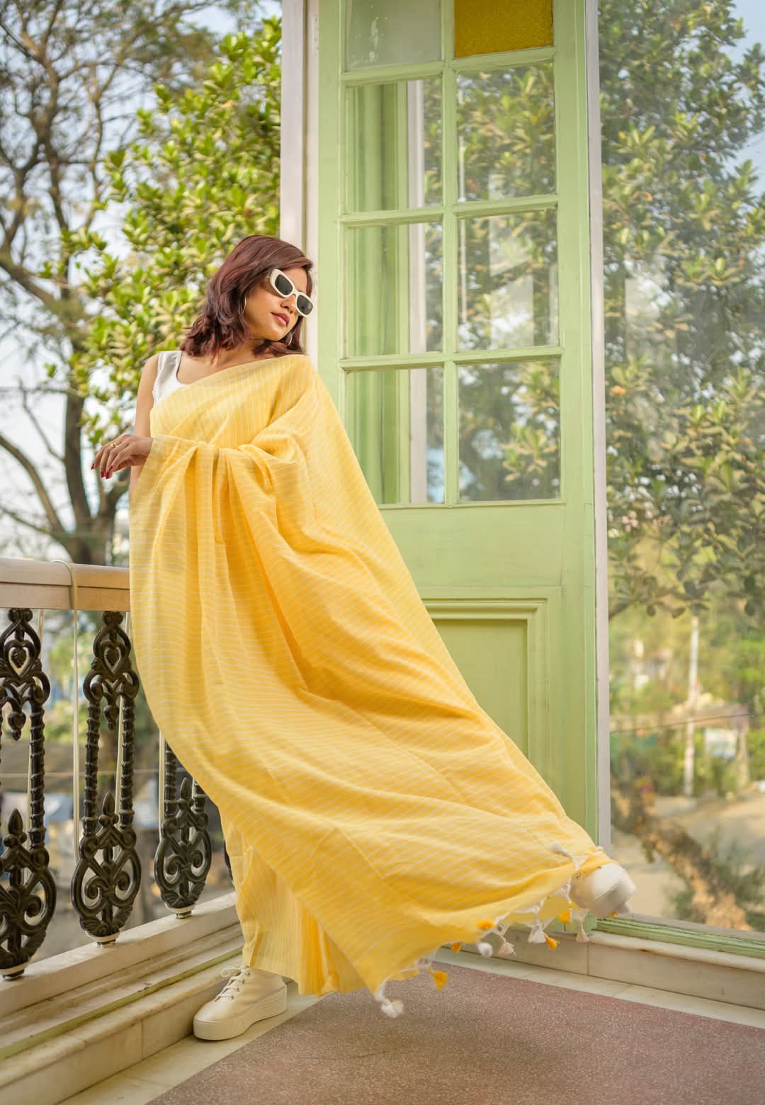 Women Cotton Stripes Saree - Image 3