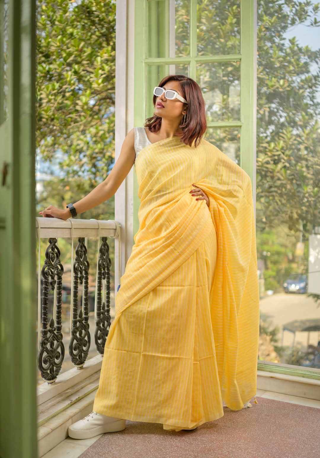 Women Cotton Stripes Saree - Image 5
