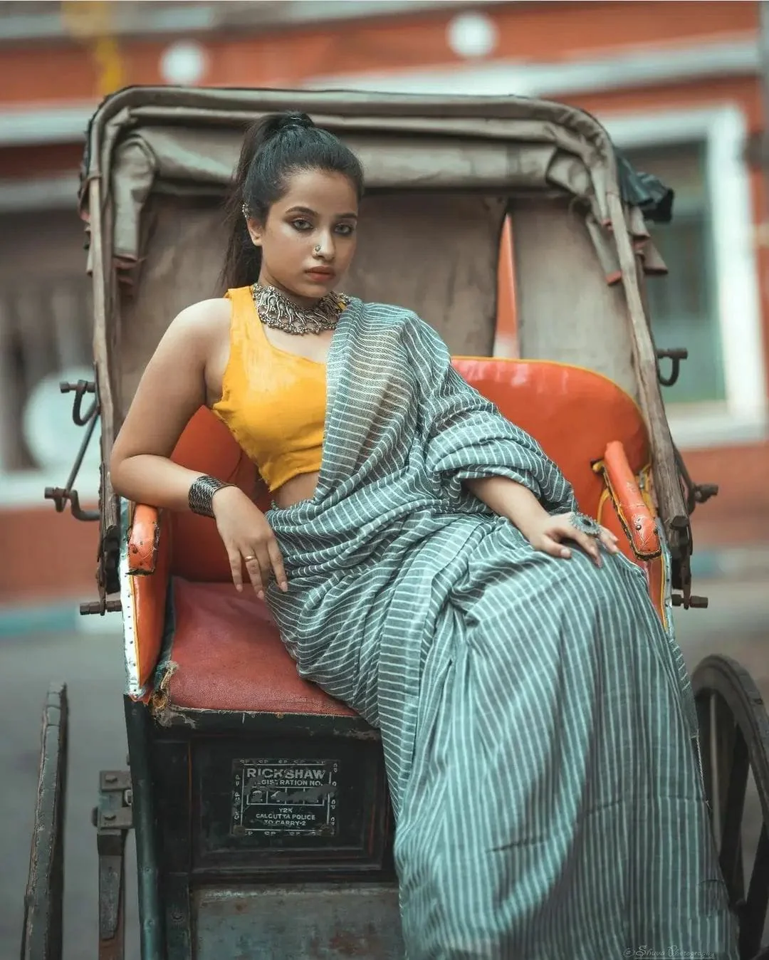 Women Cotton Stripes Saree - Image 3