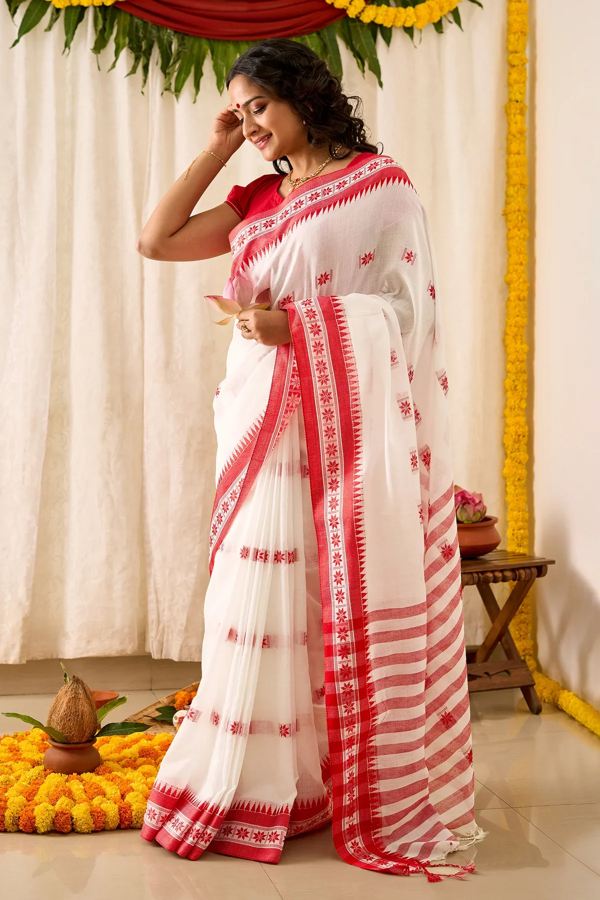 Women Cotton White Red Saree - Image 2