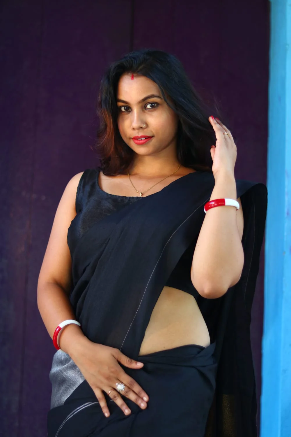 Women Cotton Zari Border Handloom Saree - Image 4
