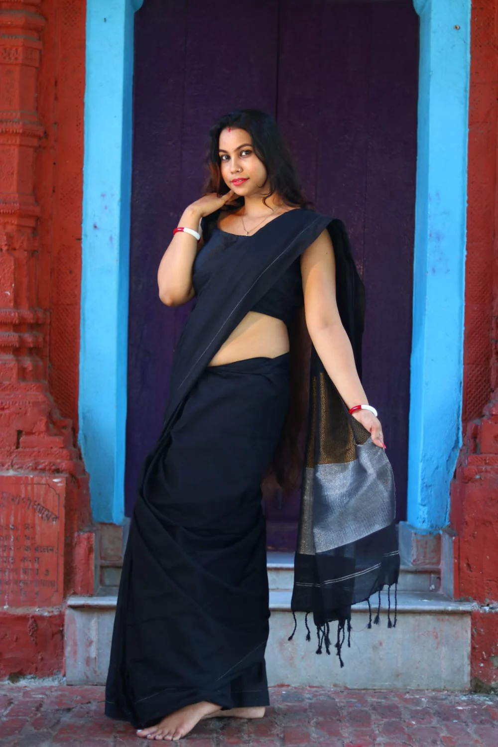 Women Cotton Zari Border Handloom Saree - Image 5