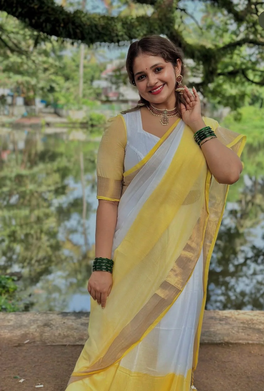 Women Cotton Zari Border Handloom Saree - Image 3