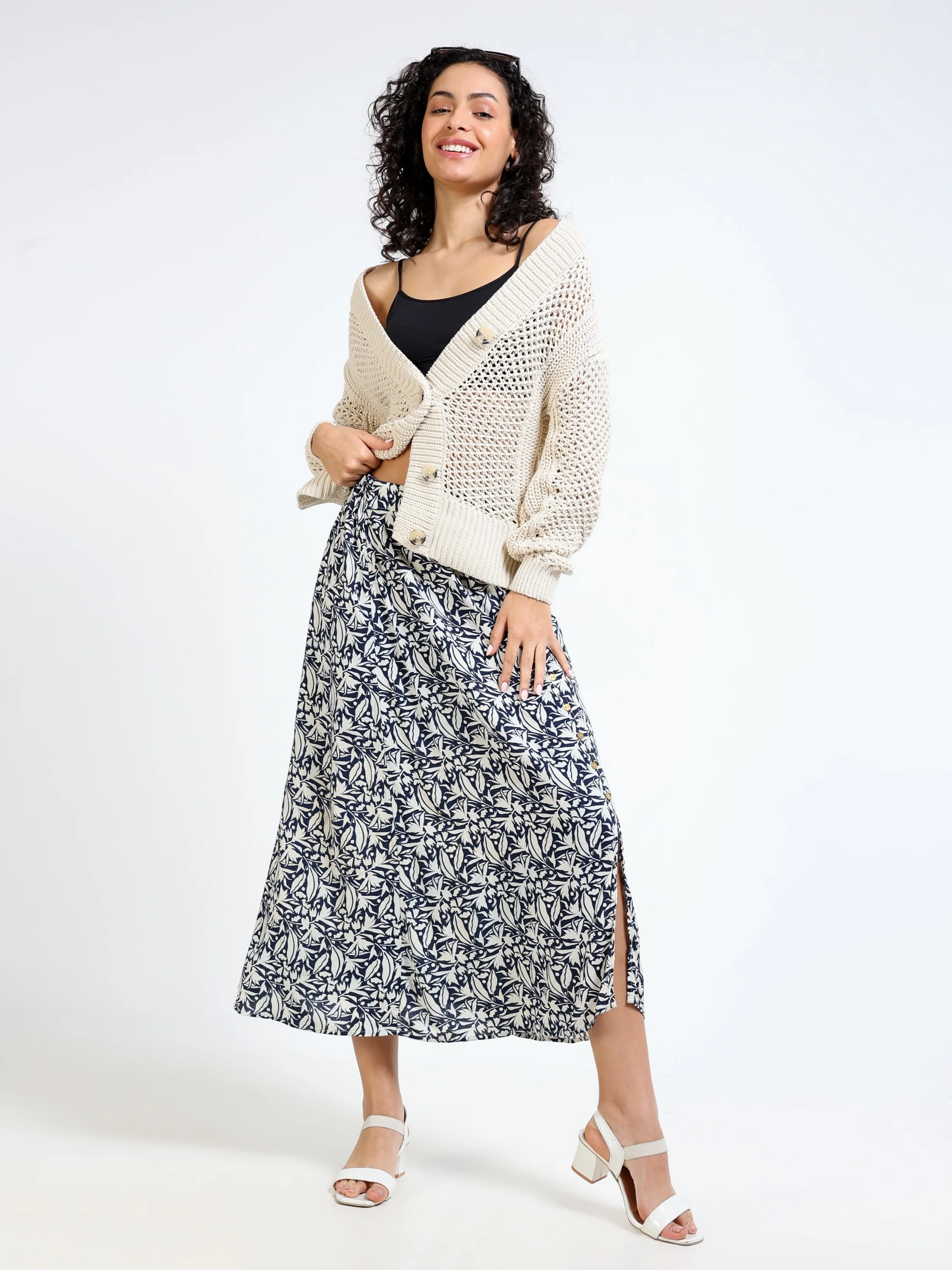 Women Cream Cable Knite Sweater - Image 2
