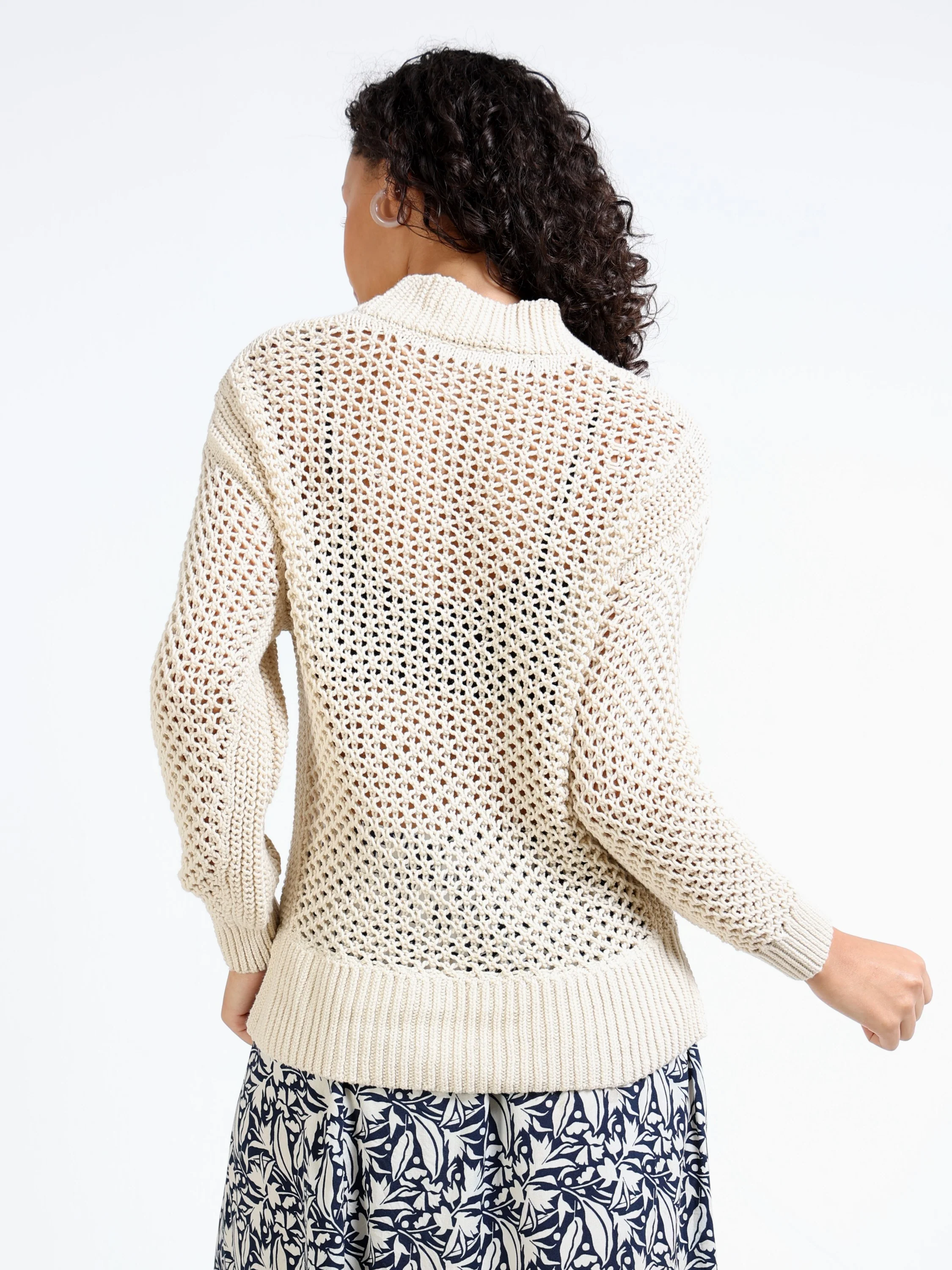 Women Cream Cable Knite Sweater - Image 3
