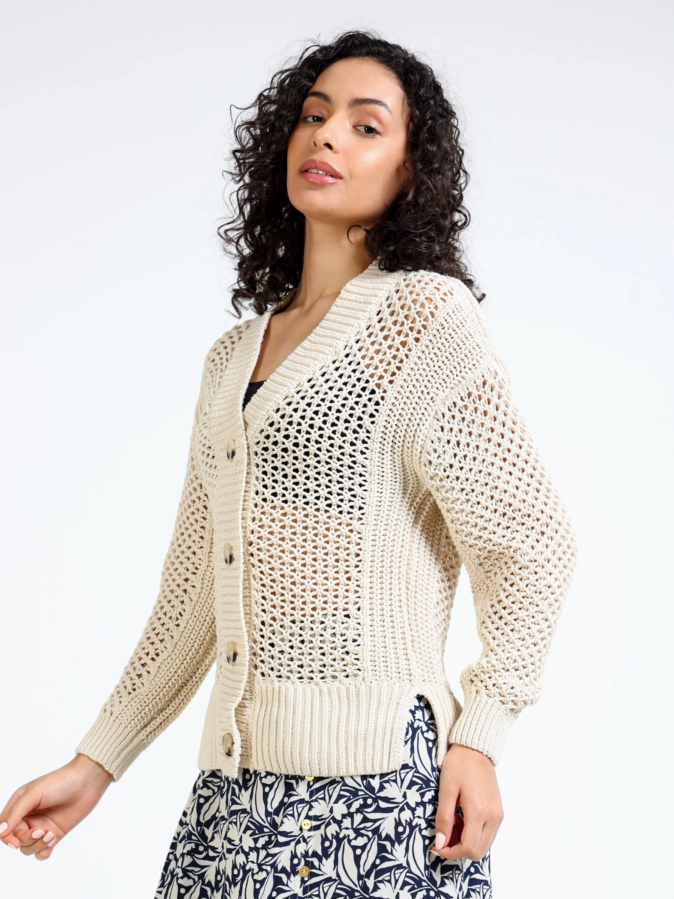 Women Cream Cable Knite Sweater - Image 6