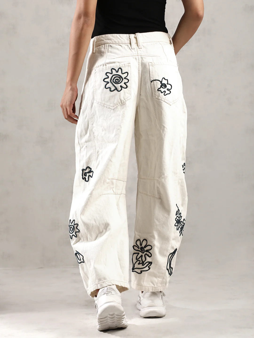Women Cream Chic Thread Work Denim - Image 3
