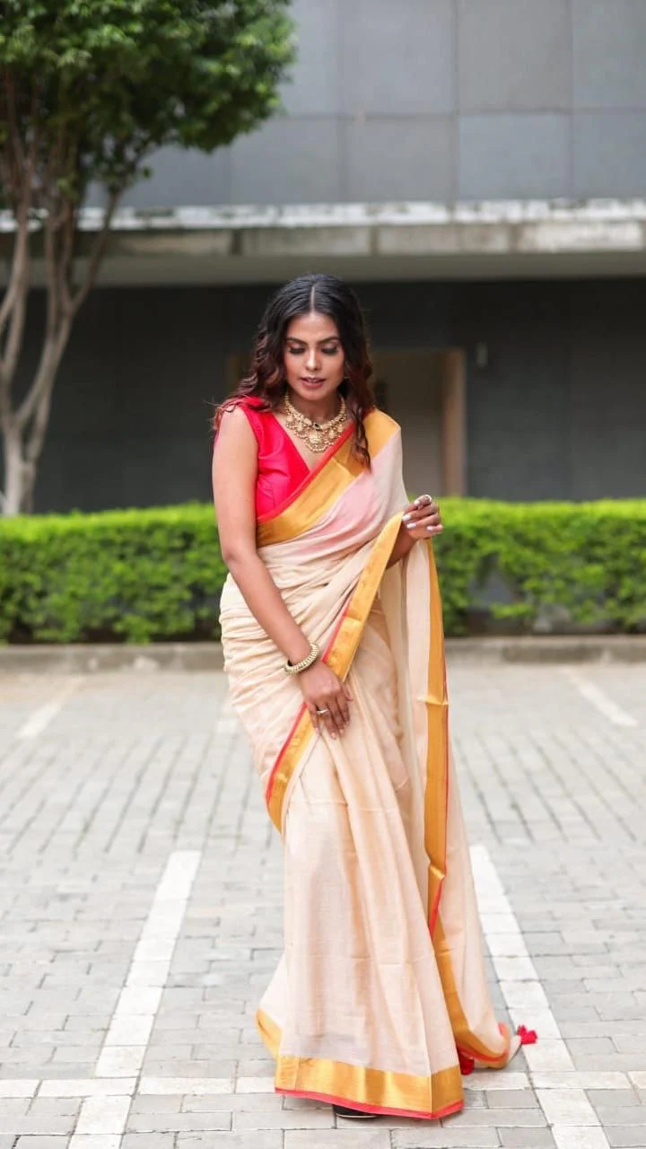 Women Creame White Zari Border Mul Cotton Saree - Image 3
