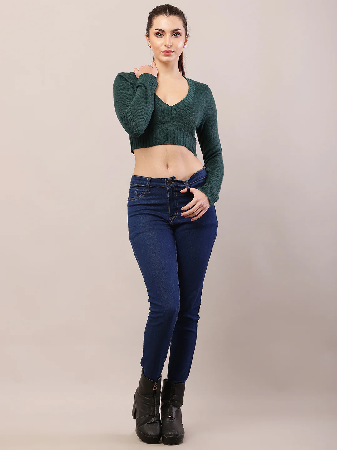 Women dark green polyester v-neck cropped sweater - Image 3