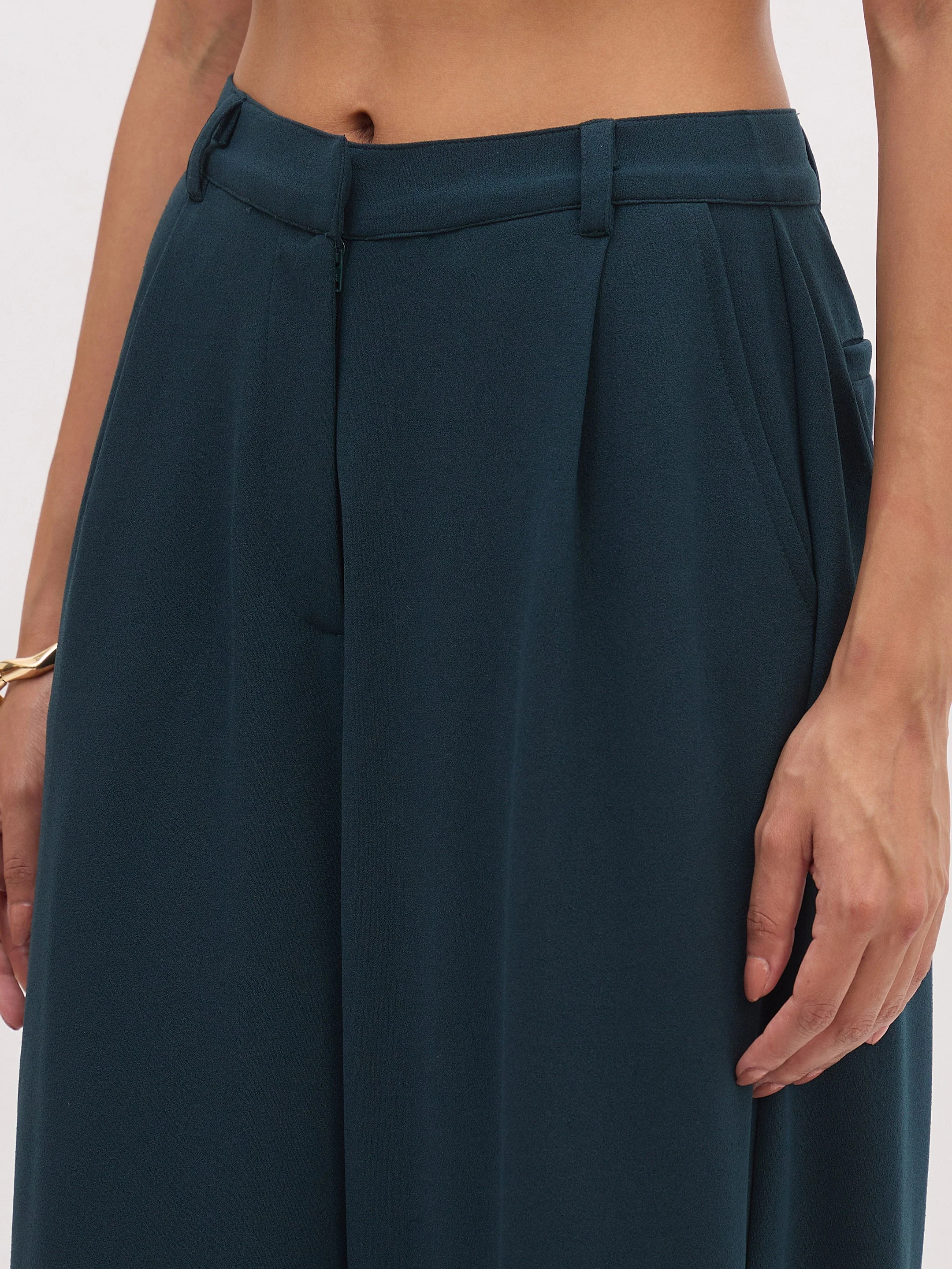Women Emerald Cross Pocket Pants - Image 4