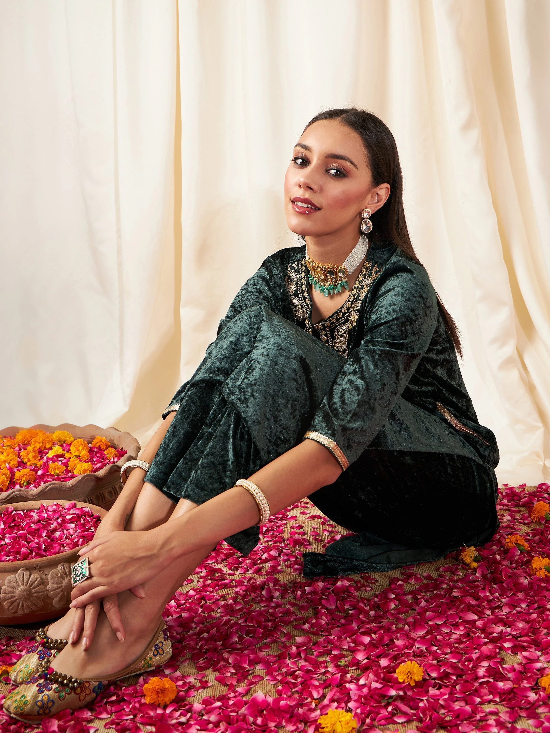 Women Emerald Green Embroidered Neck Straight Kurta - Image 2