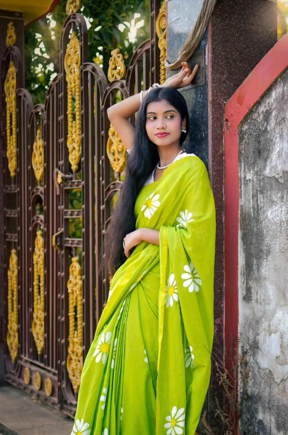 Women Floral Hand Paint Mit Green Saree - Image 3