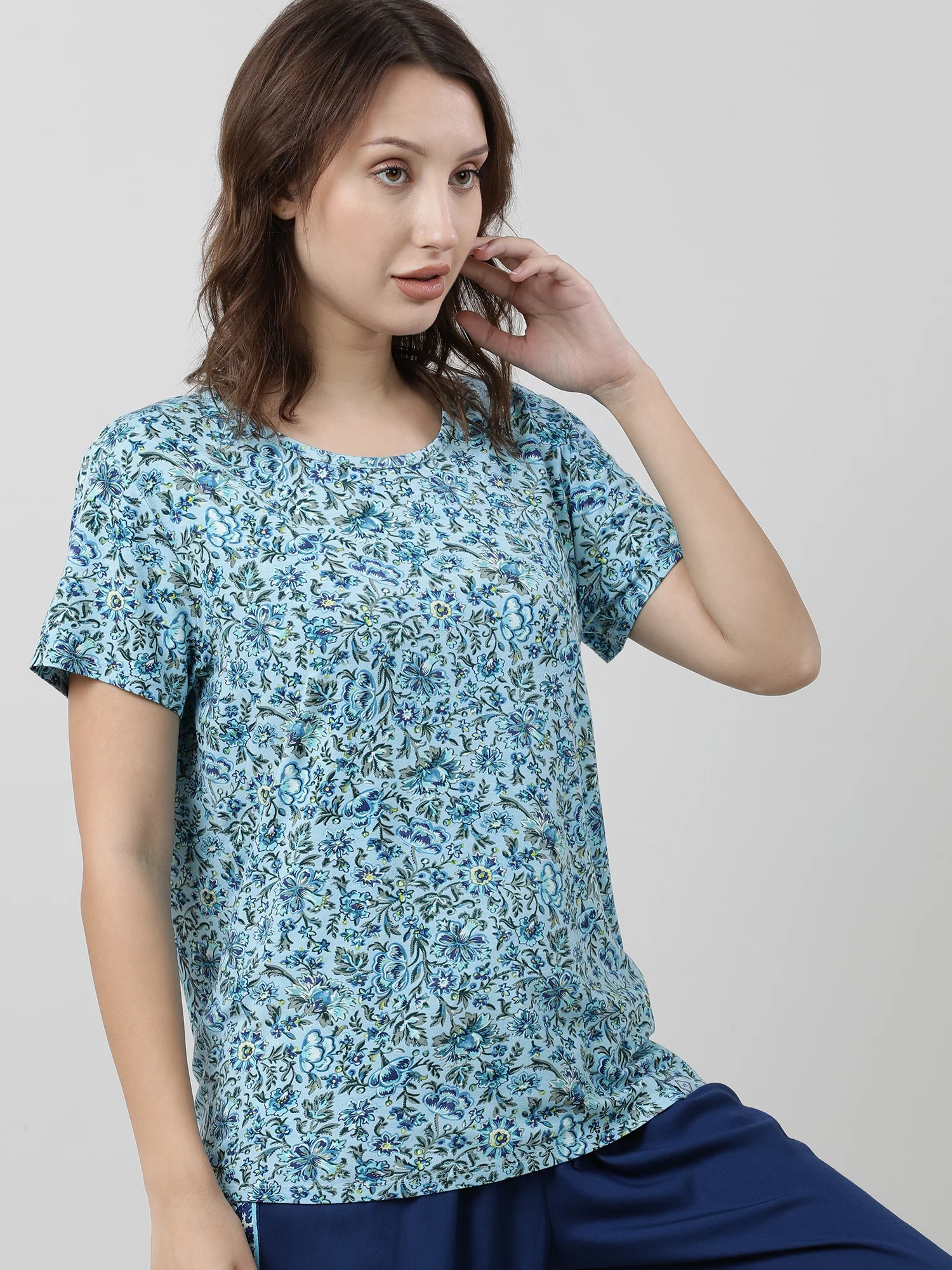 Women Floral Print Regular Fit shirt - Image 3