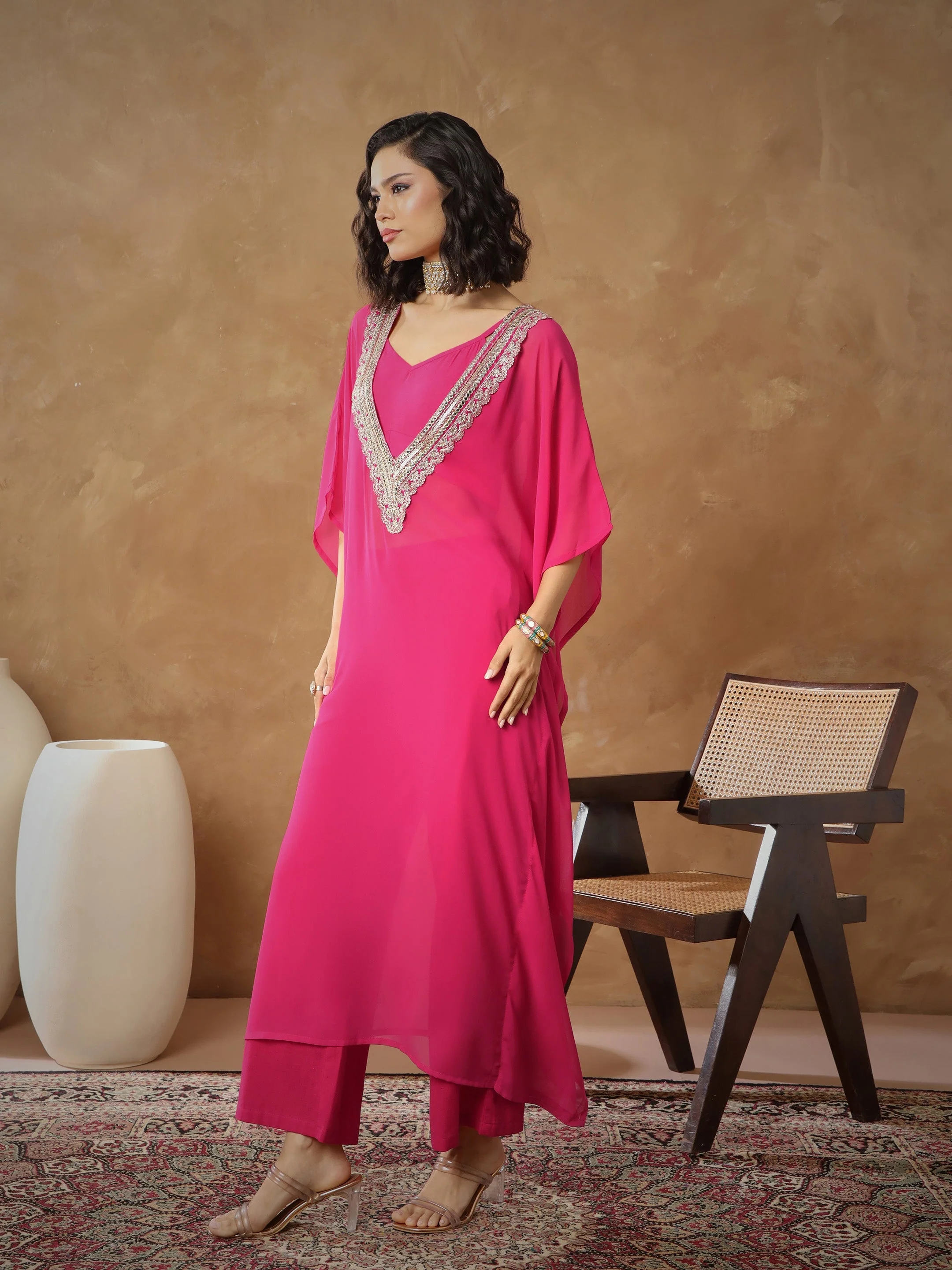 Women Fuchsia Embroidered Kaftan With Cami & Straight Pants - Image 3