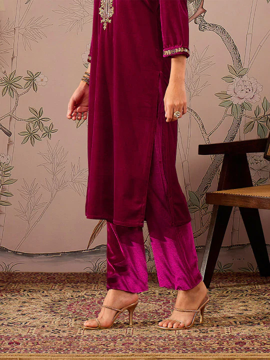 Women Fuchsia Velvet Elasticated Straight Pants - Image 4