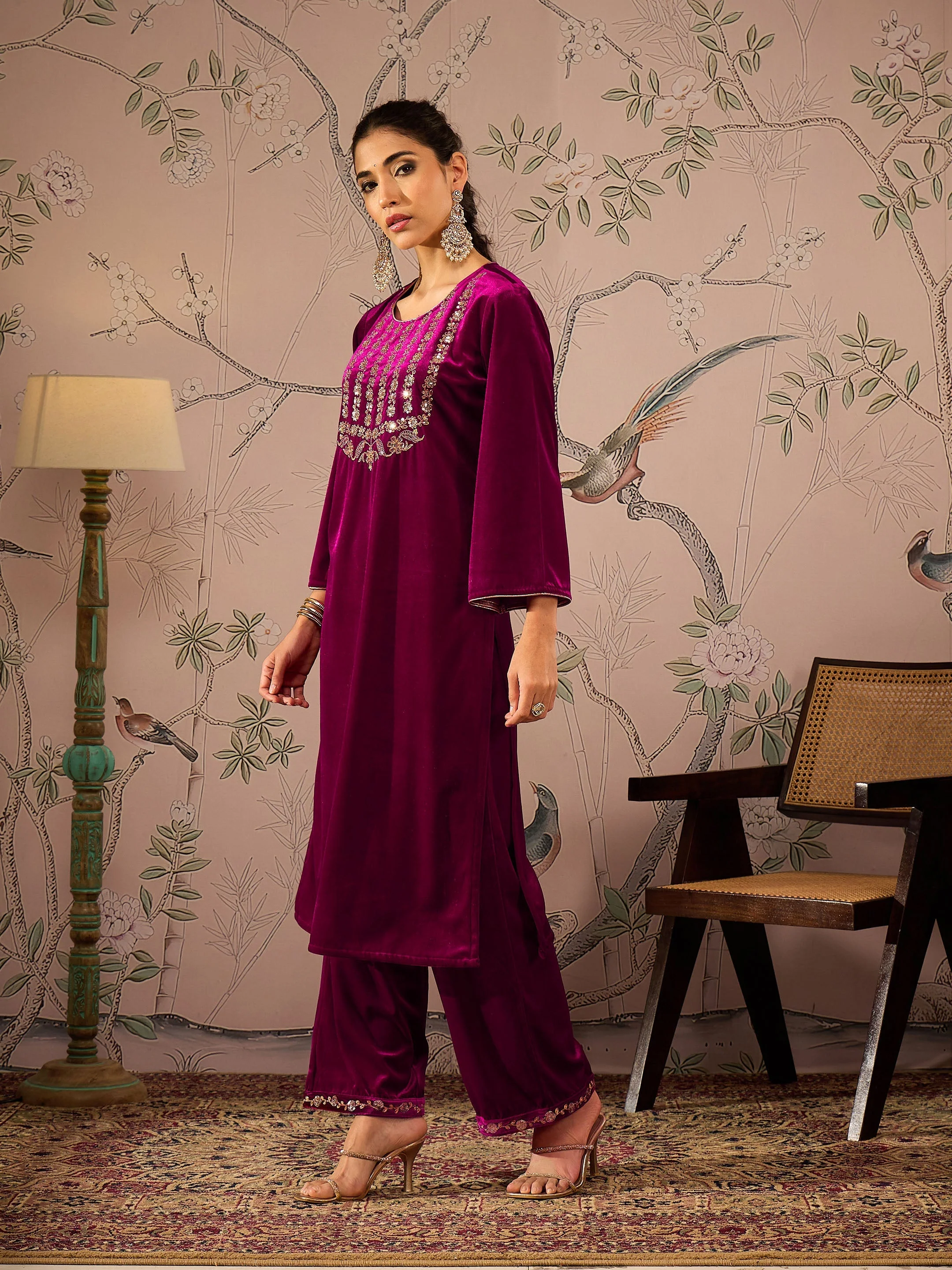 Women Fuchsia Velvet Front Embroidered Kurta - Image 3