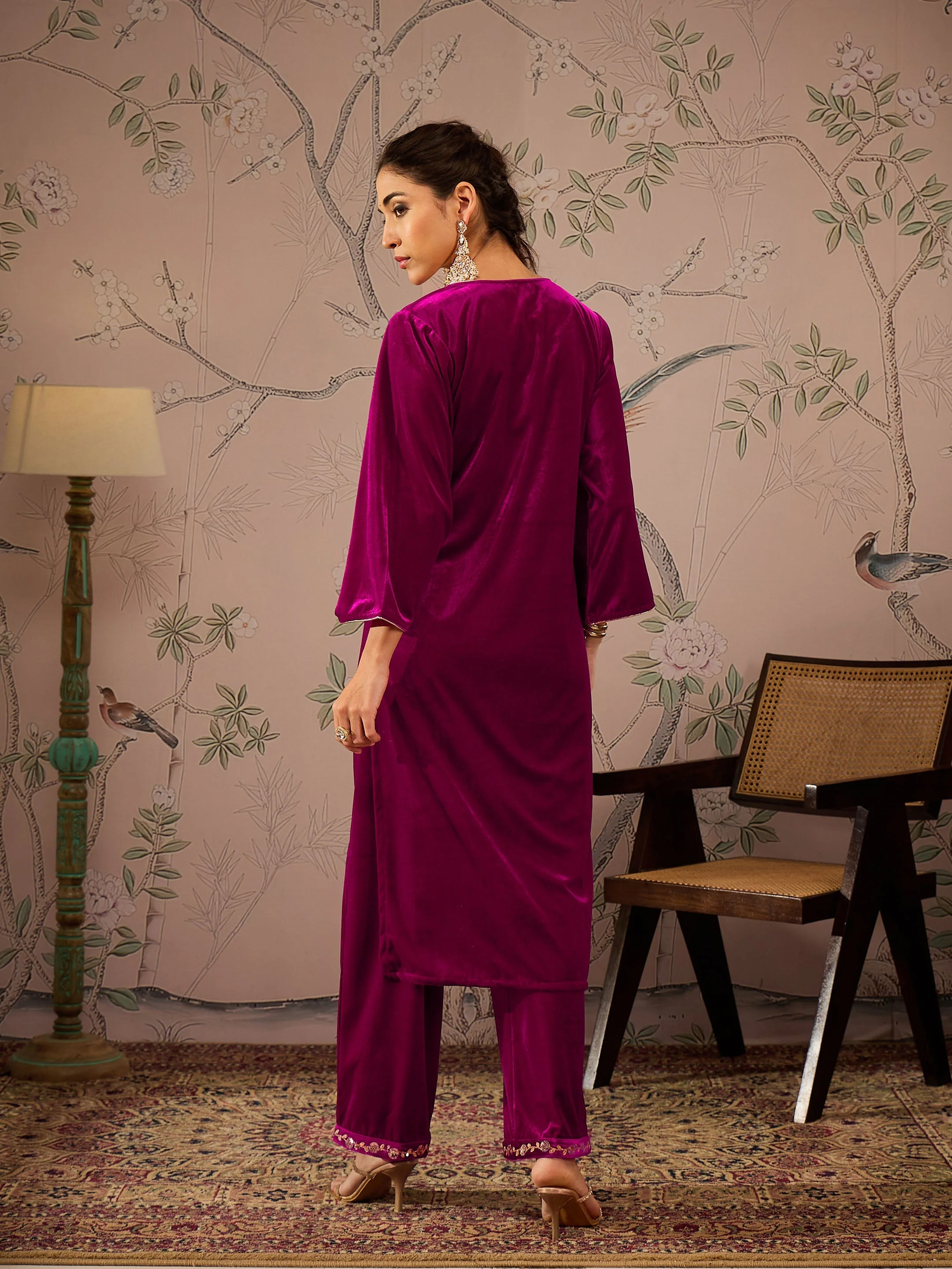 Women Fuchsia Velvet Front Embroidered Kurta - Image 5