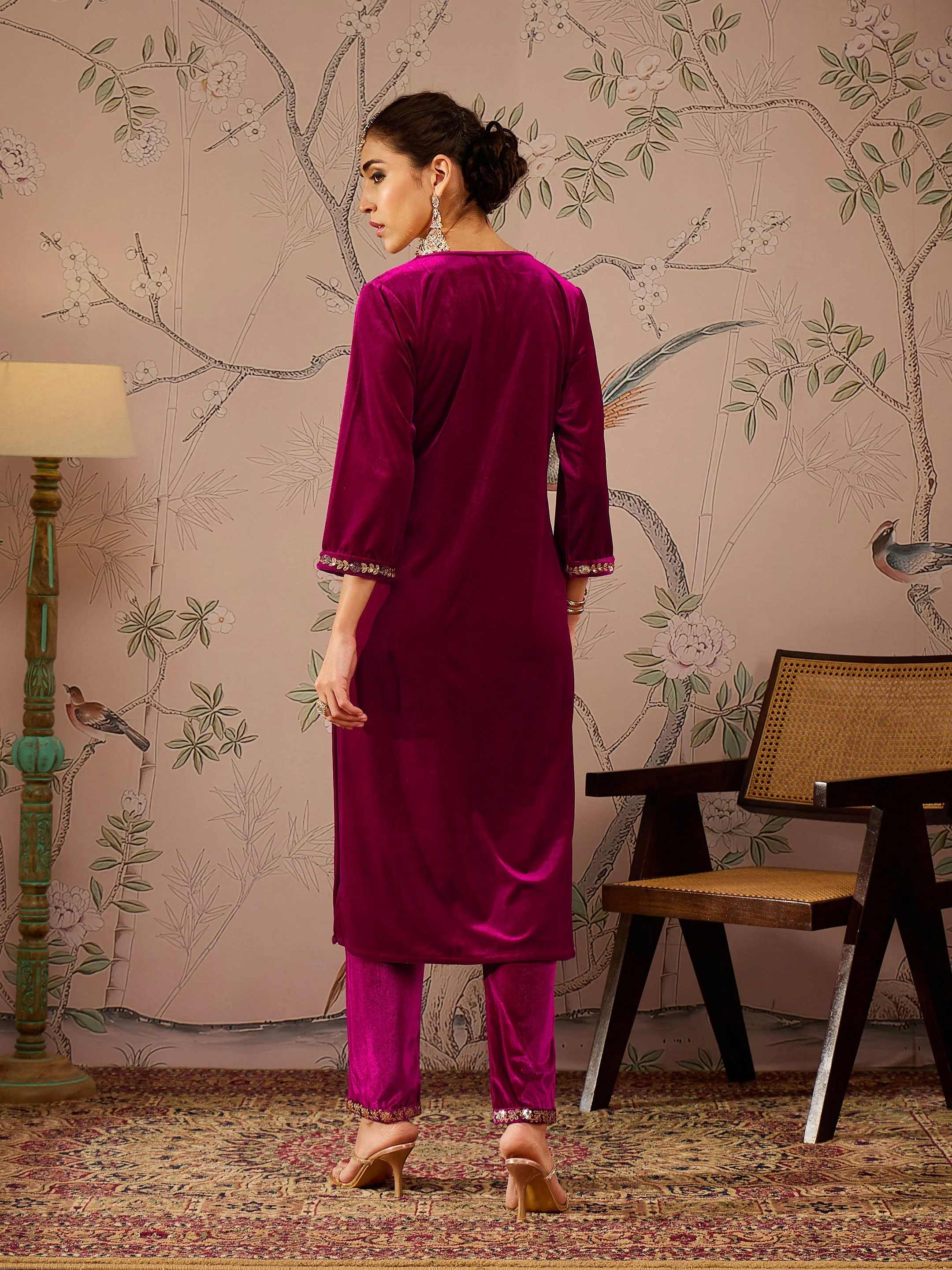 Women Fuchsia Velvet Front Embroidered Kurta - Image 5