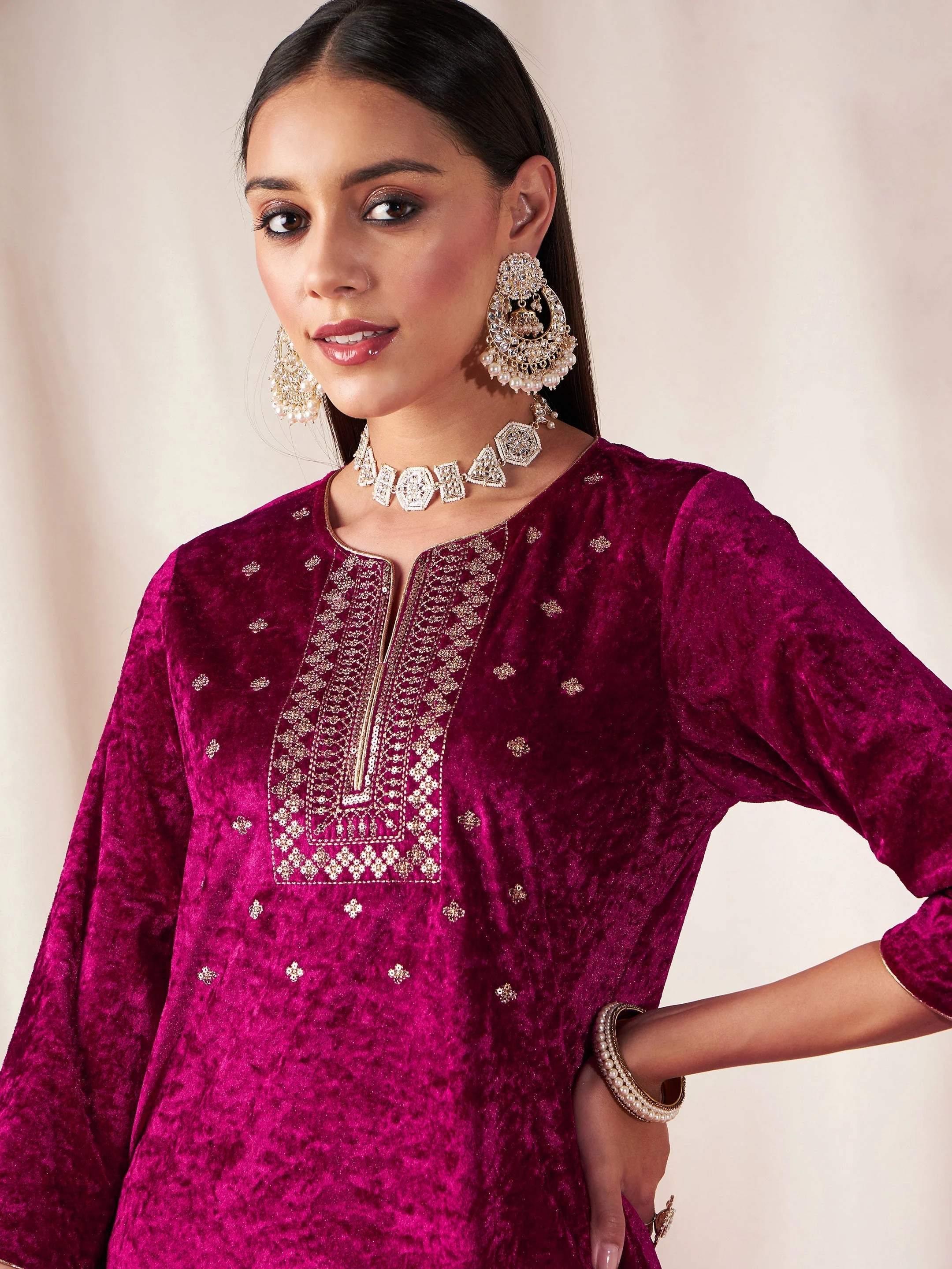 Women Fuchsia Velvet Front Embroidered Straight Kurta - Image 4