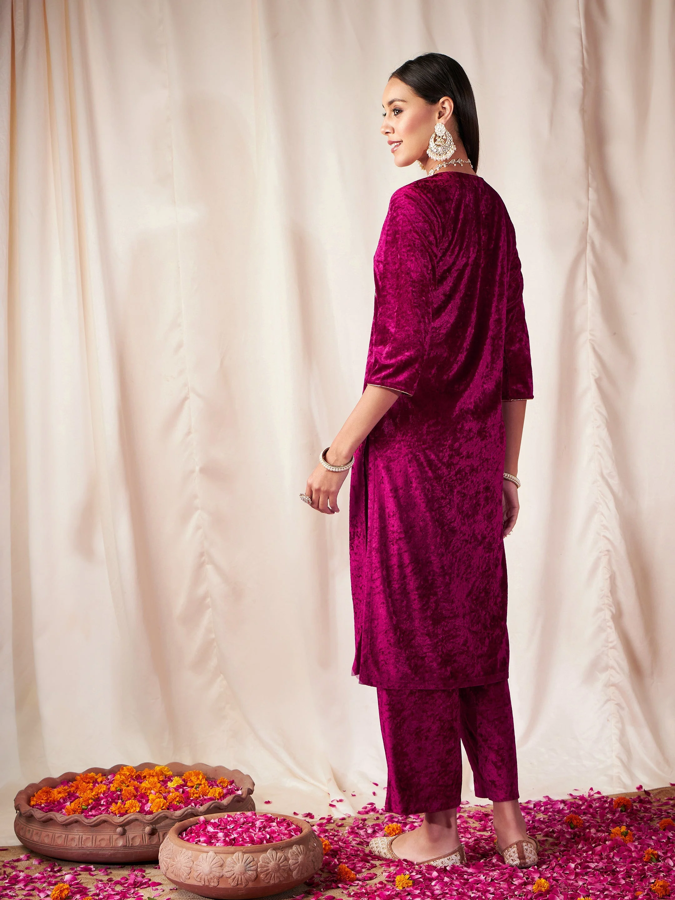 Women Fuchsia Velvet Front Embroidered Straight Kurta - Image 5