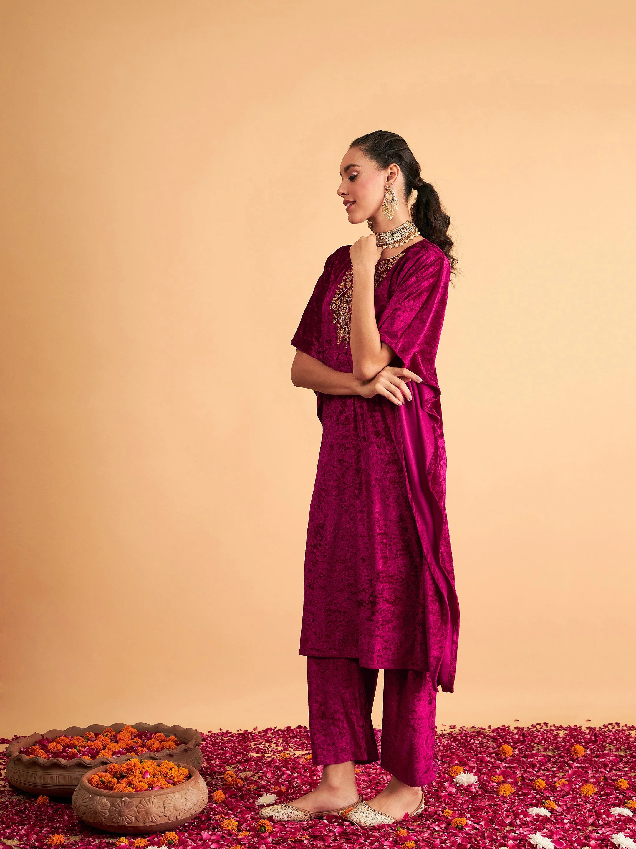 Women Fuchsia Velvet Kaftan Kurta - Image 3