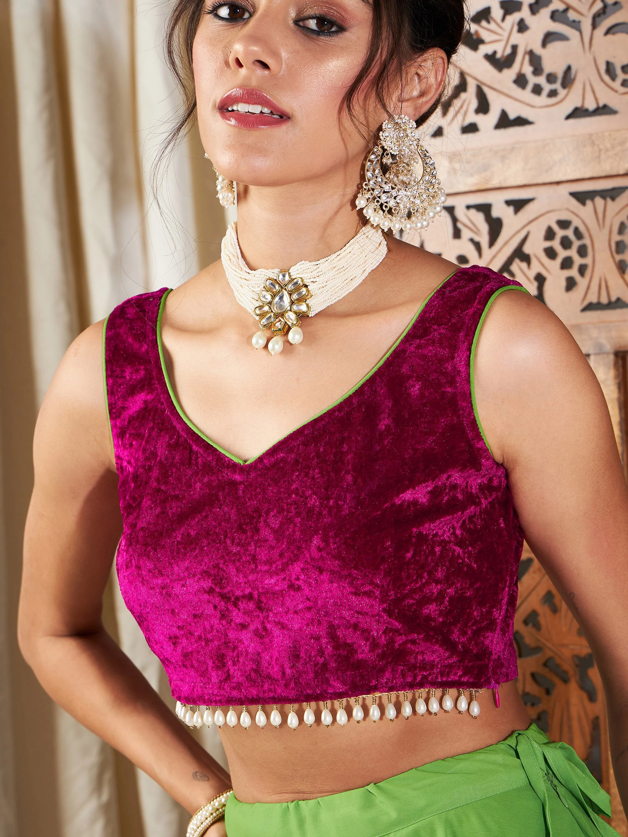 Women Fuchsia Velvet Sleeveless Crop Top - Image 4