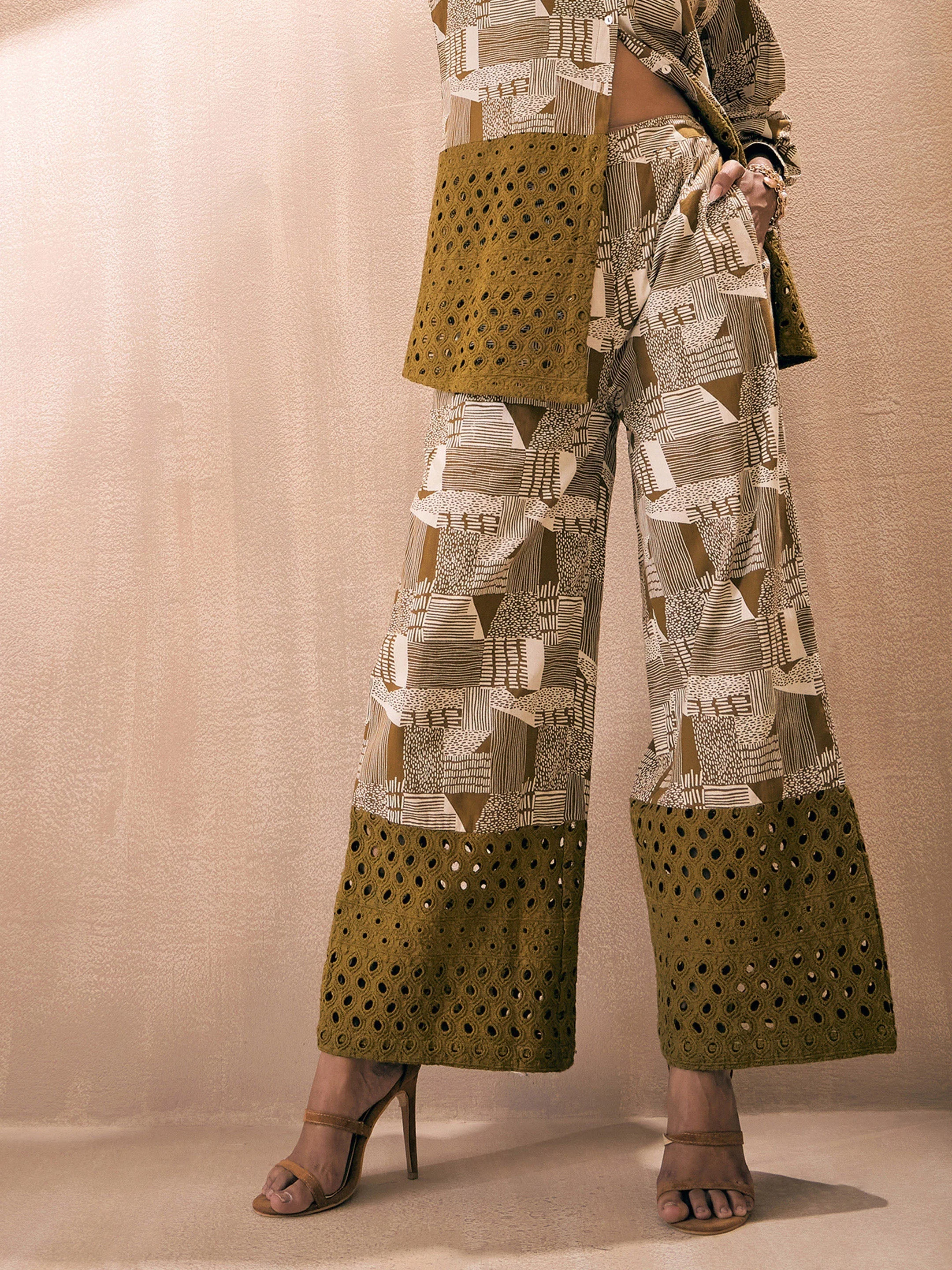 Women Green Abstract Schiffli Shirt With Wide Pants - Image 4