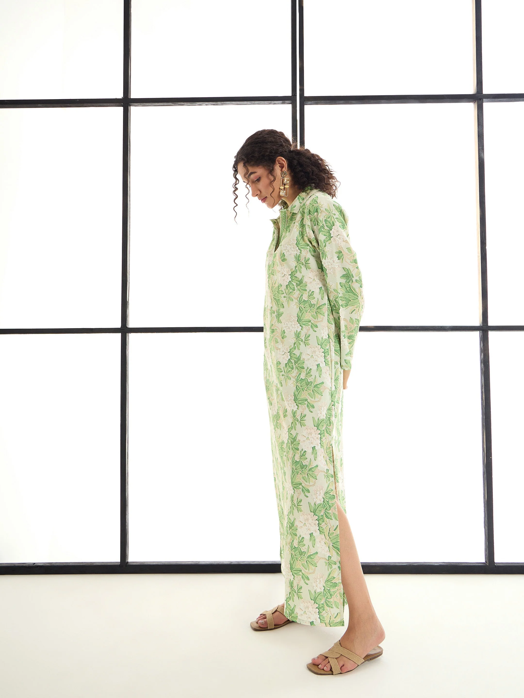 Women Green & Beige Floral Abaya Dress - Image 3