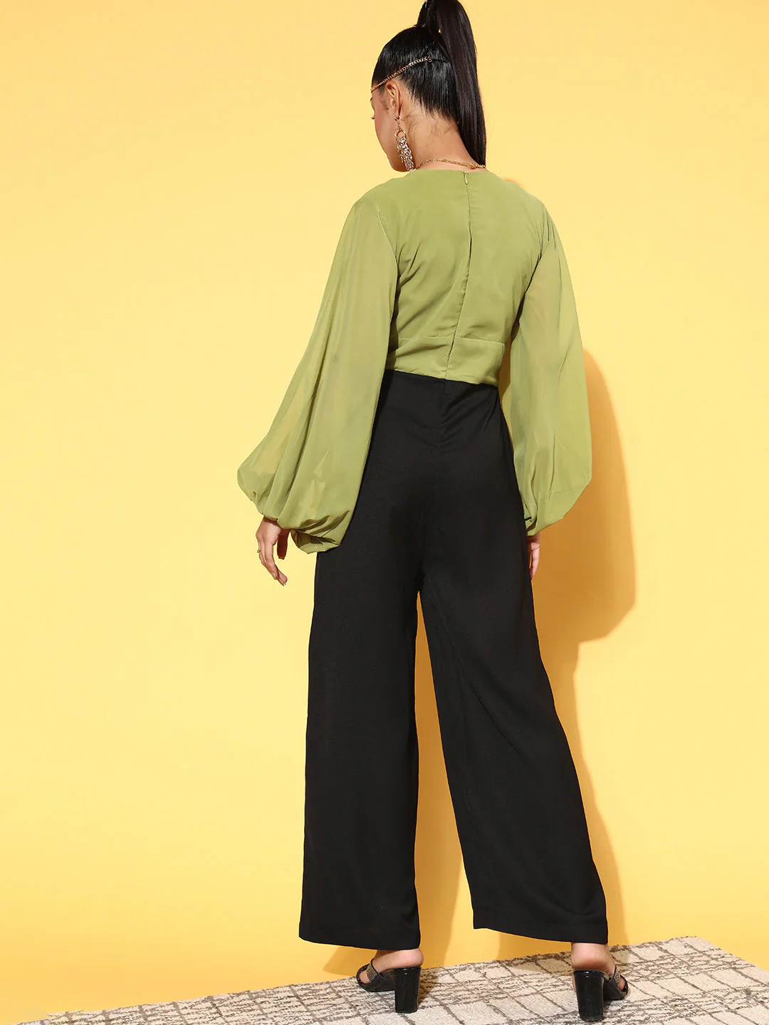 Women Green & Black Volume Sleeve Jumpsuit - Image 3