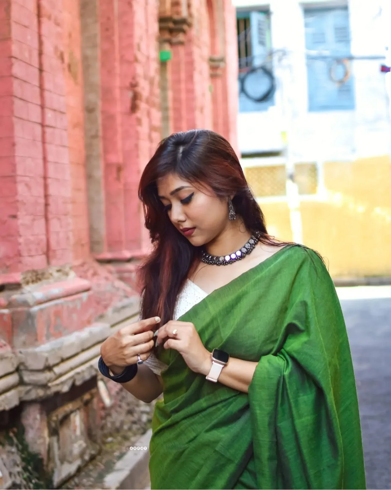 Women Green Cotton Plain Saree - Image 2