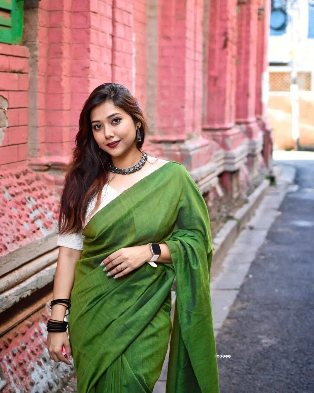 Women Green Cotton Plain Saree - Image 3