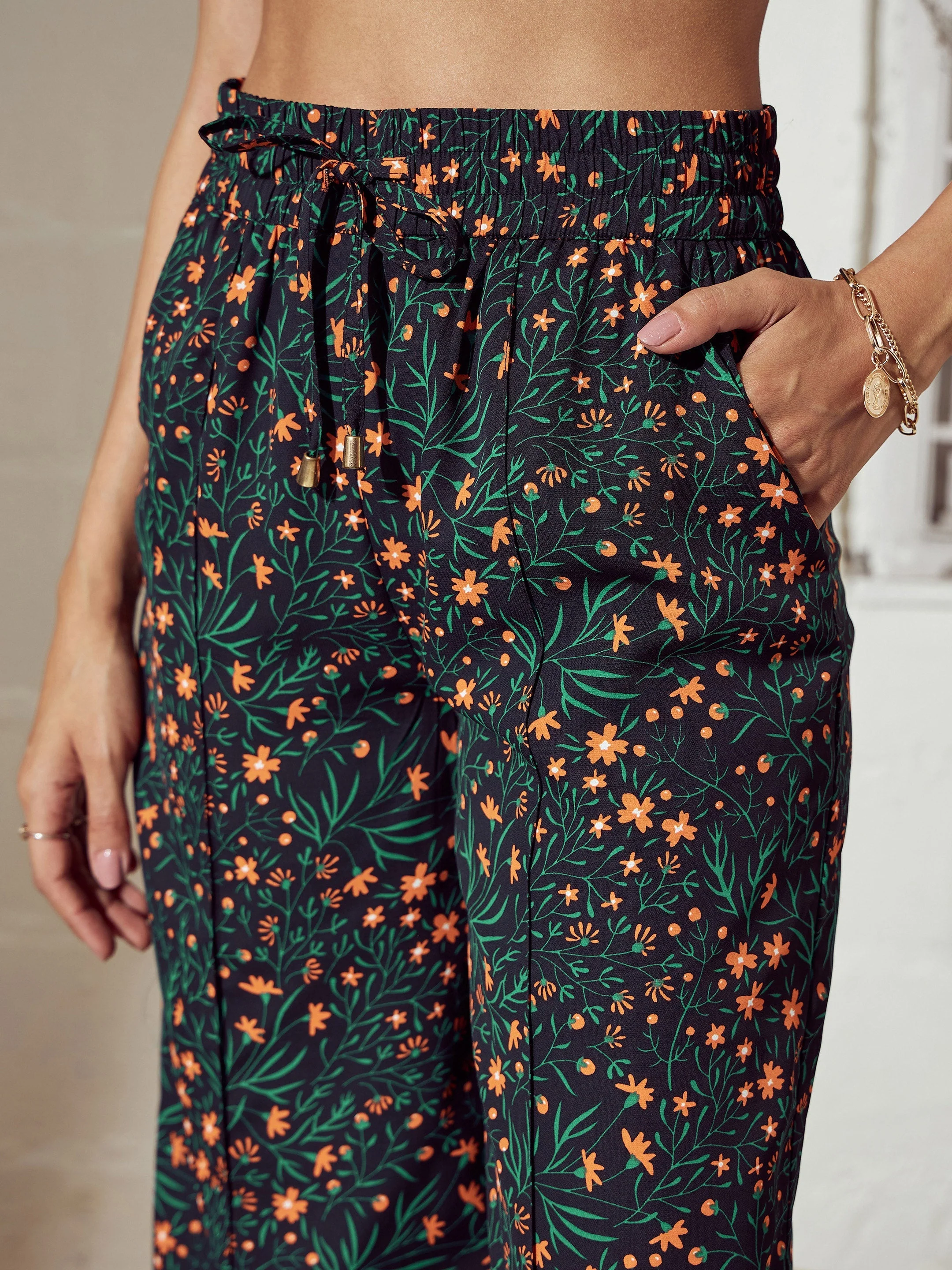 Women Green Ditsy Floral Twisted Top With Pants - Image 5