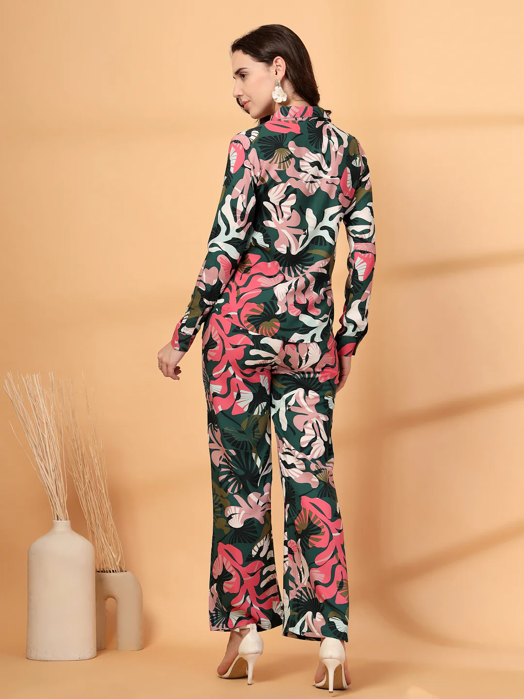 Women Green  Floral Print Co-ords - Image 3