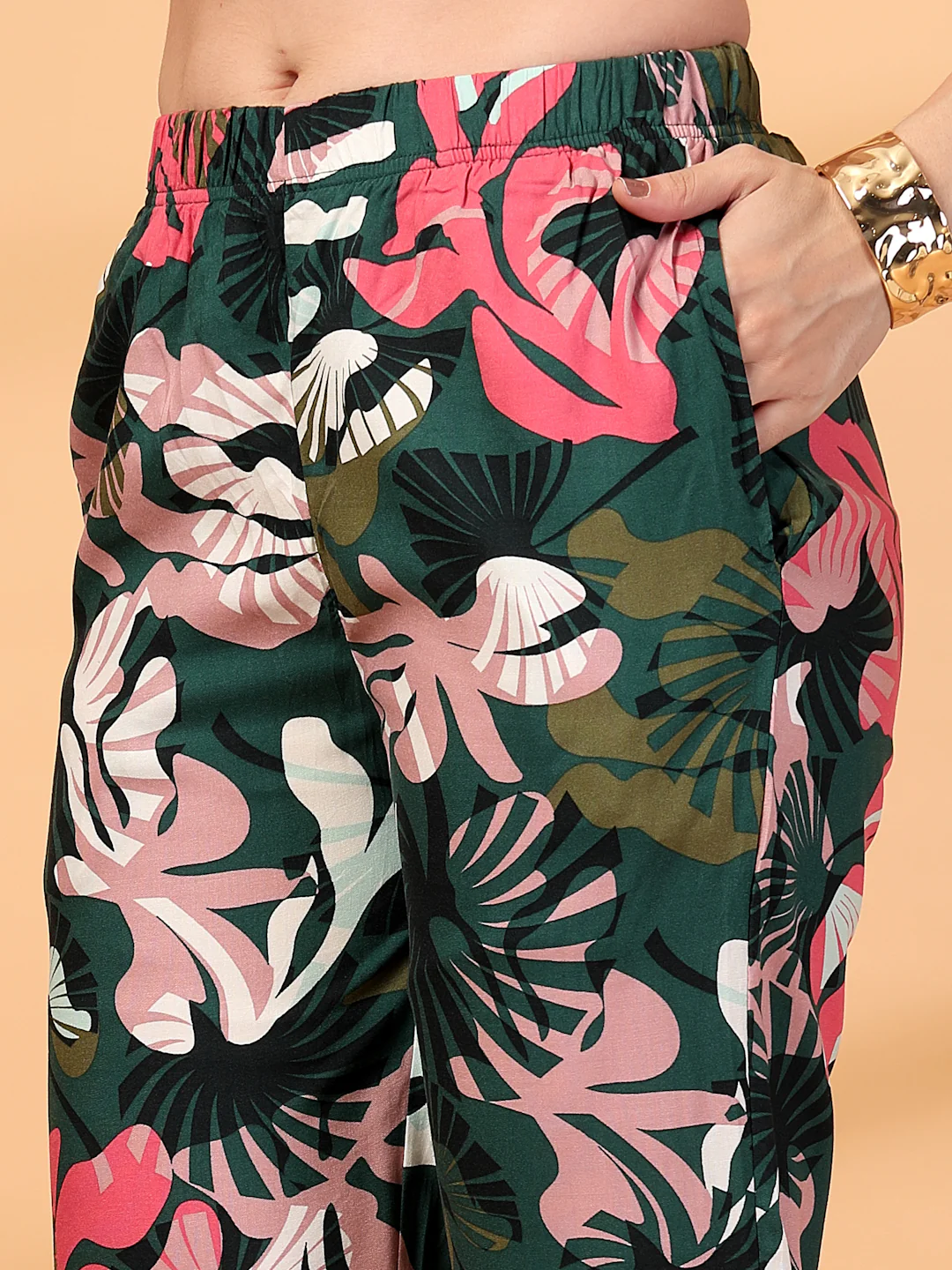 Women Green  Floral Print Co-ords - Image 5